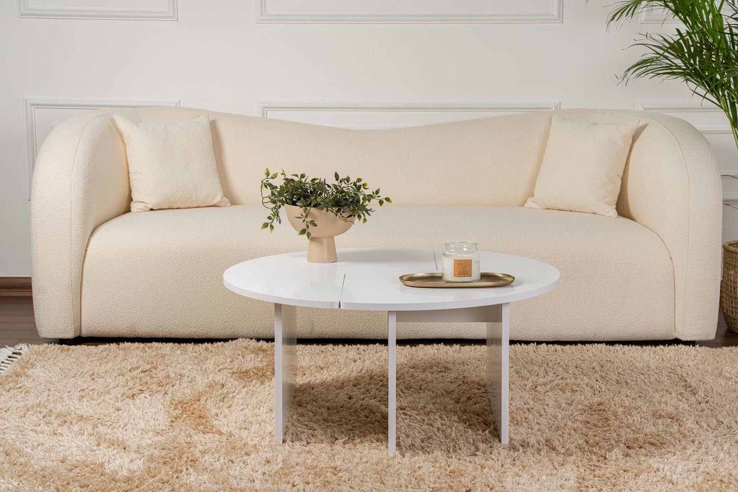 Moira - Natural White in Natürliches Weiss präsentiert im Onlineshop von KAQTU Design AG. Beistelltisch ist von Nordure