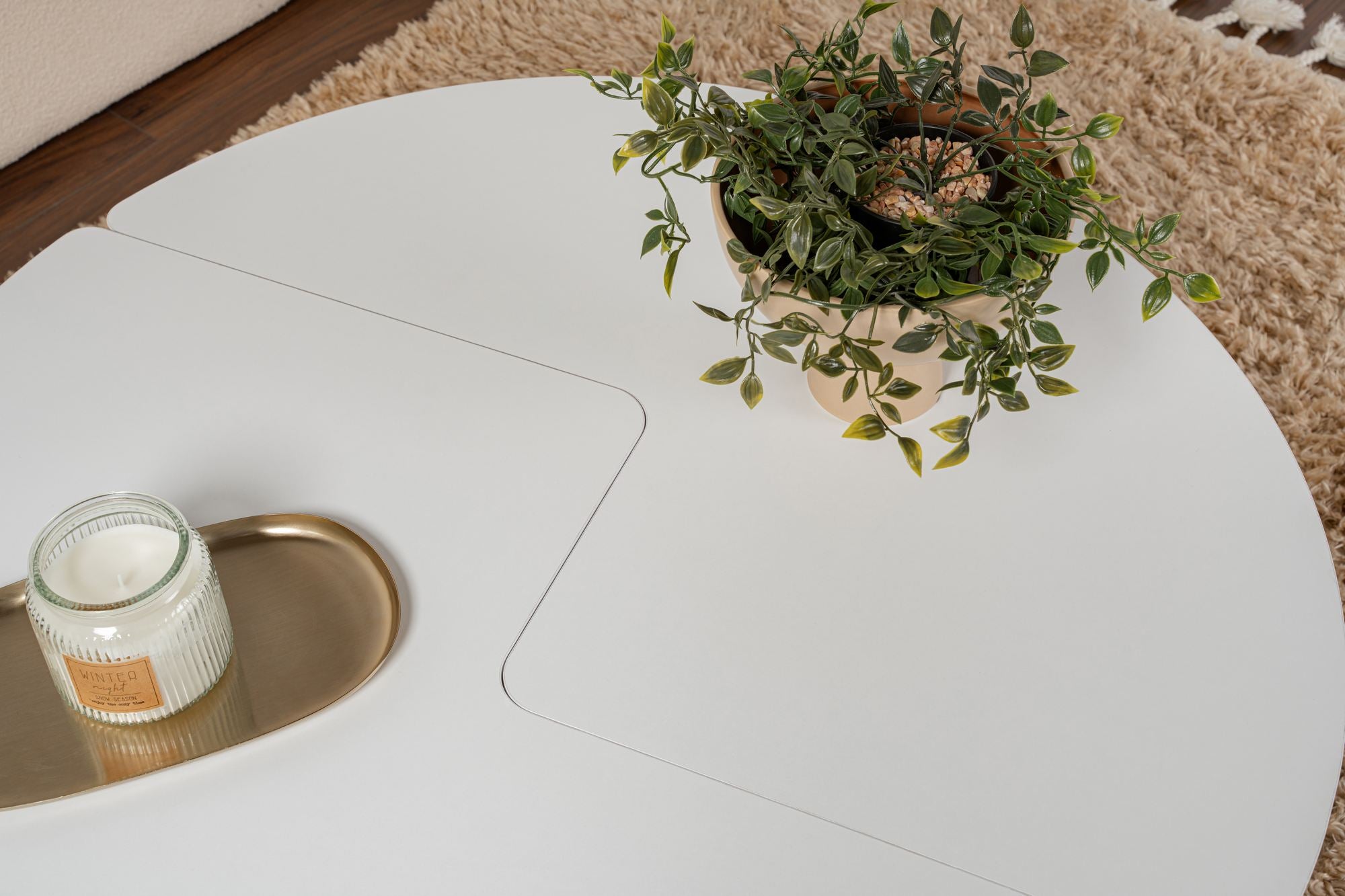 Moira - Natural White in Natürliches Weiss präsentiert im Onlineshop von KAQTU Design AG. Beistelltisch ist von Nordure