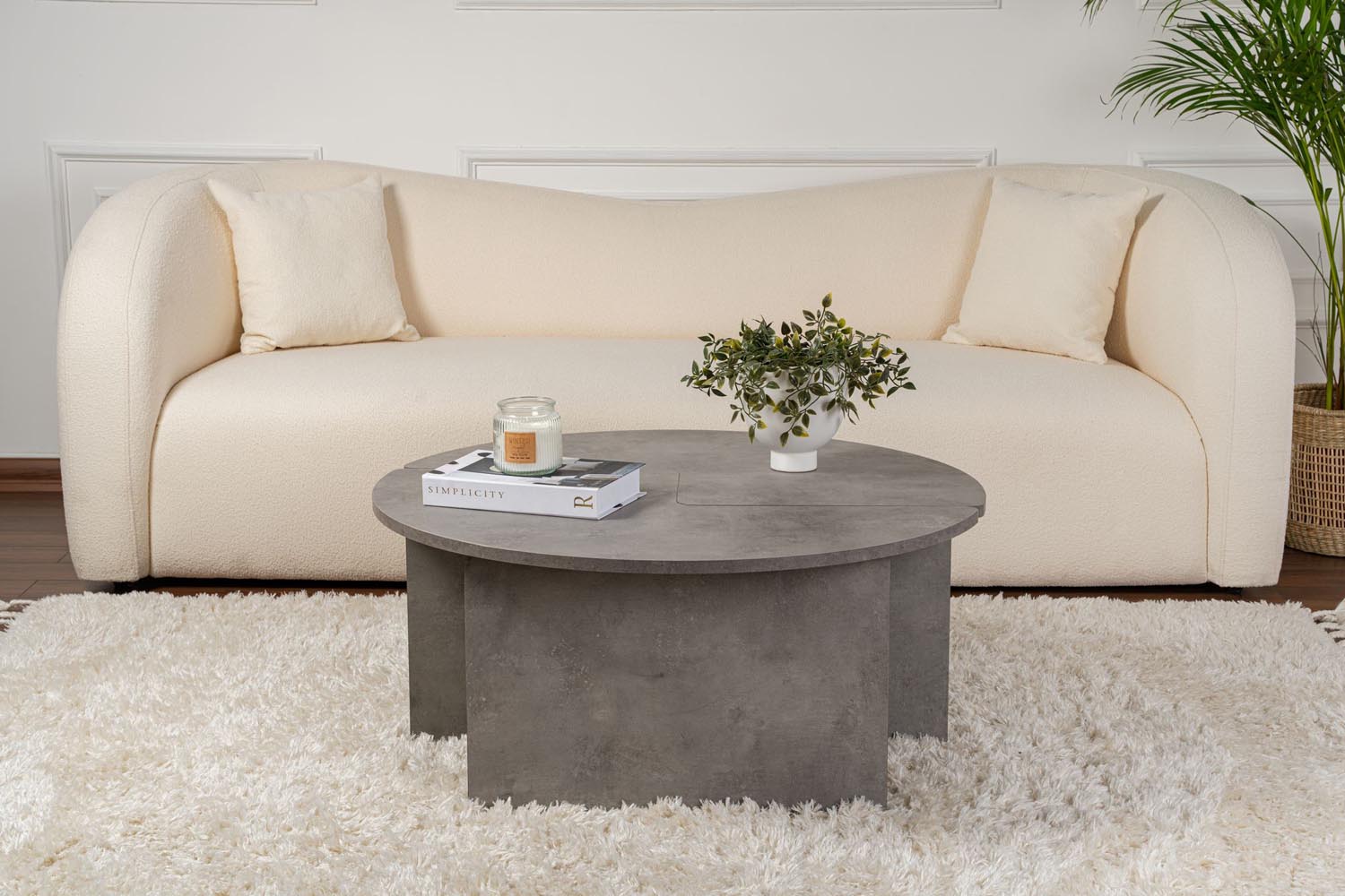 Moira - Concrete Grey in Beton Grau präsentiert im Onlineshop von KAQTU Design AG. Beistelltisch ist von Nordure