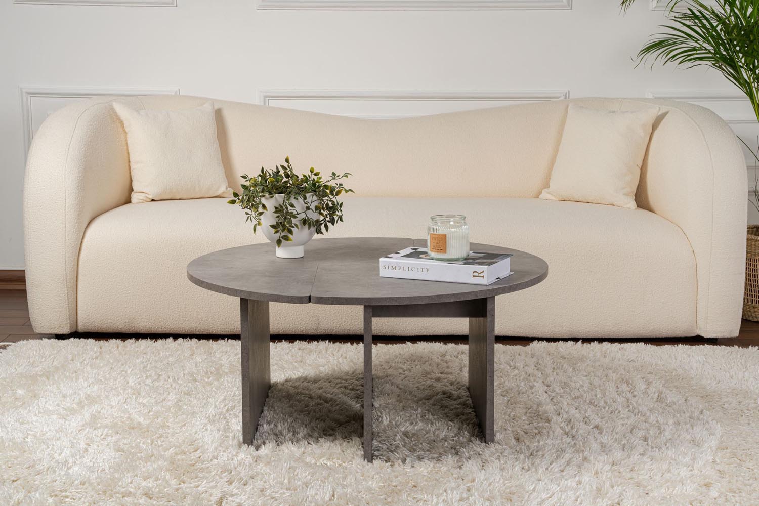 Moira - Concrete Grey in Beton Grau präsentiert im Onlineshop von KAQTU Design AG. Beistelltisch ist von Nordure