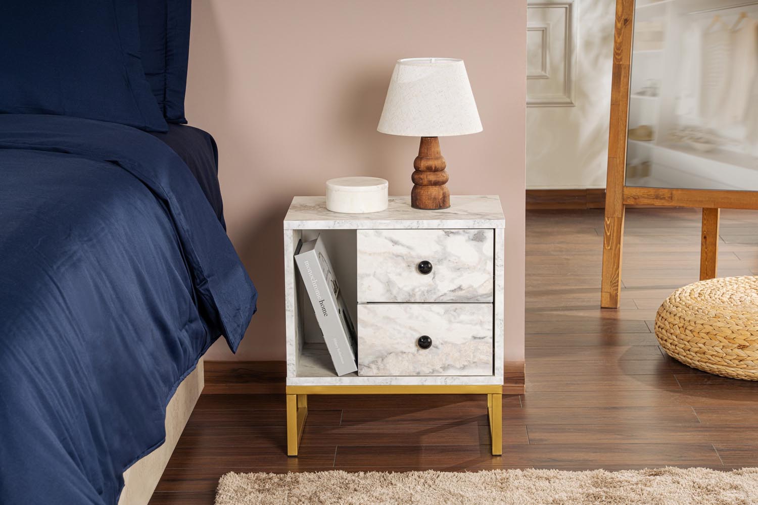 Glimmer - Fressia Marble, Gold in Freesia- Marmor Gold präsentiert im Onlineshop von KAQTU Design AG. Nachttisch ist von Nordure