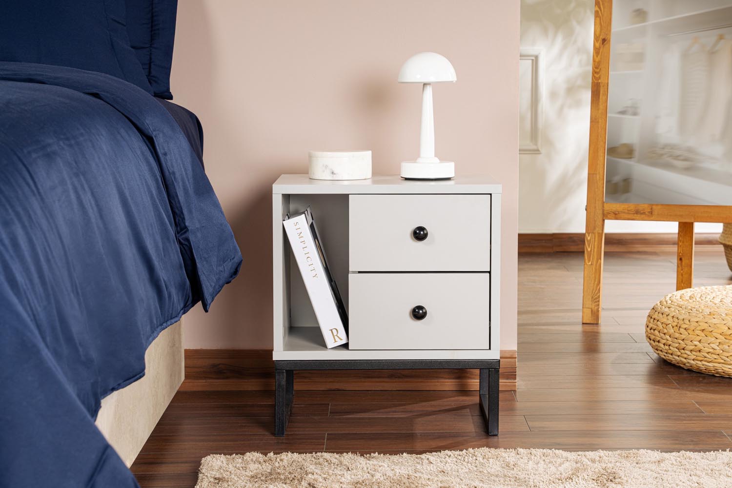 Glimmer - Grey, Black in Grau Schwarz präsentiert im Onlineshop von KAQTU Design AG. Nachttisch ist von Nordure