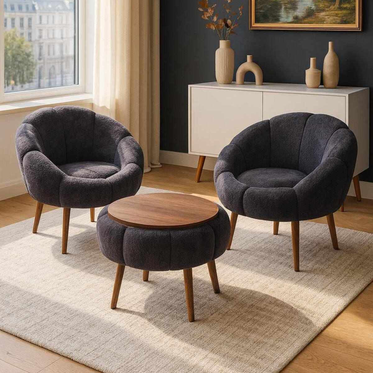Zwei anthrazitfarbene Ohrensessel mit Leinenbezug und Eschenholzbeinen sowie ein runder Couchtisch aus Melaminspanplatte, Set von Hanah Home