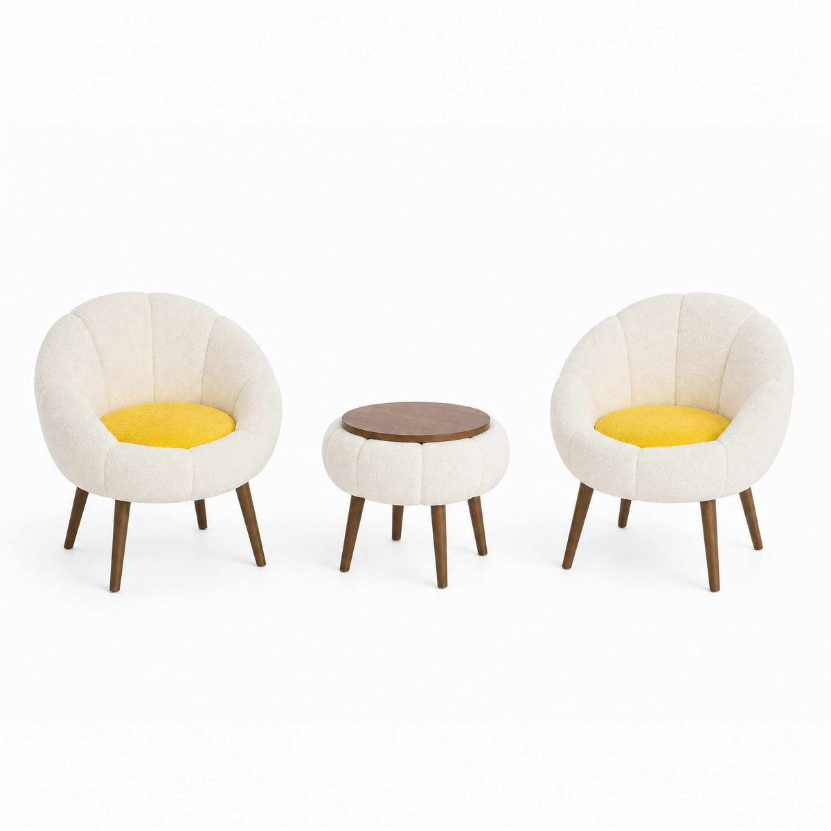 Zwei weisse Ohrensessel aus Leinen mit Eschenholzbeinen und runder Couchtisch mit Melaminplatte, 3-teiliges Set von Hanah Home.