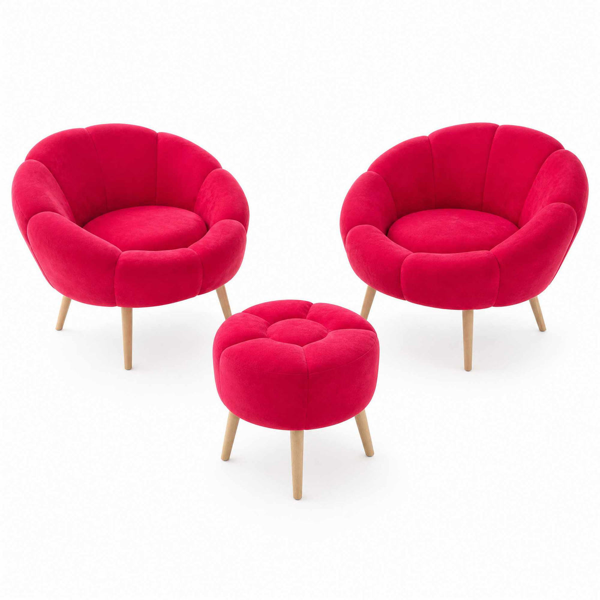 Zwei Fuchsia-farbene Wellsoft-Ohrensessel mit Eschenholzbeinen und ein passender runder Pouf, dargestellt vor hellem Hintergrund.