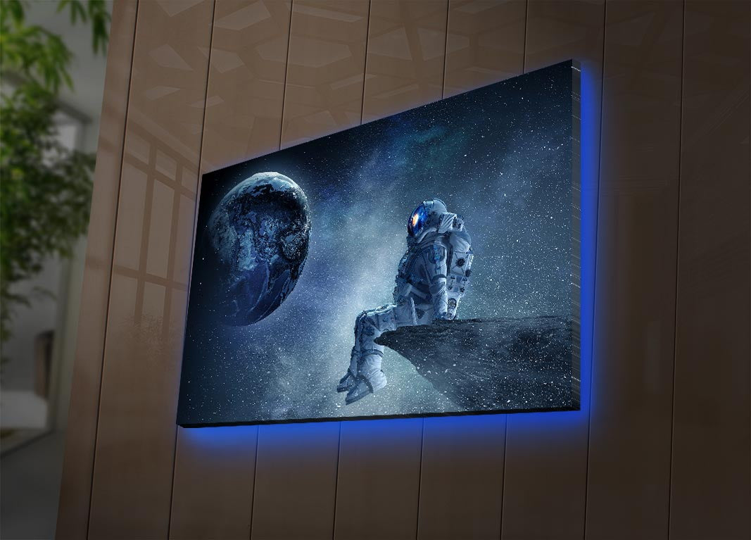 NASA Bild - Mehrfarbig in Mehrfarbig präsentiert im Onlineshop von KAQTU Design AG. Bild ist von Wallity