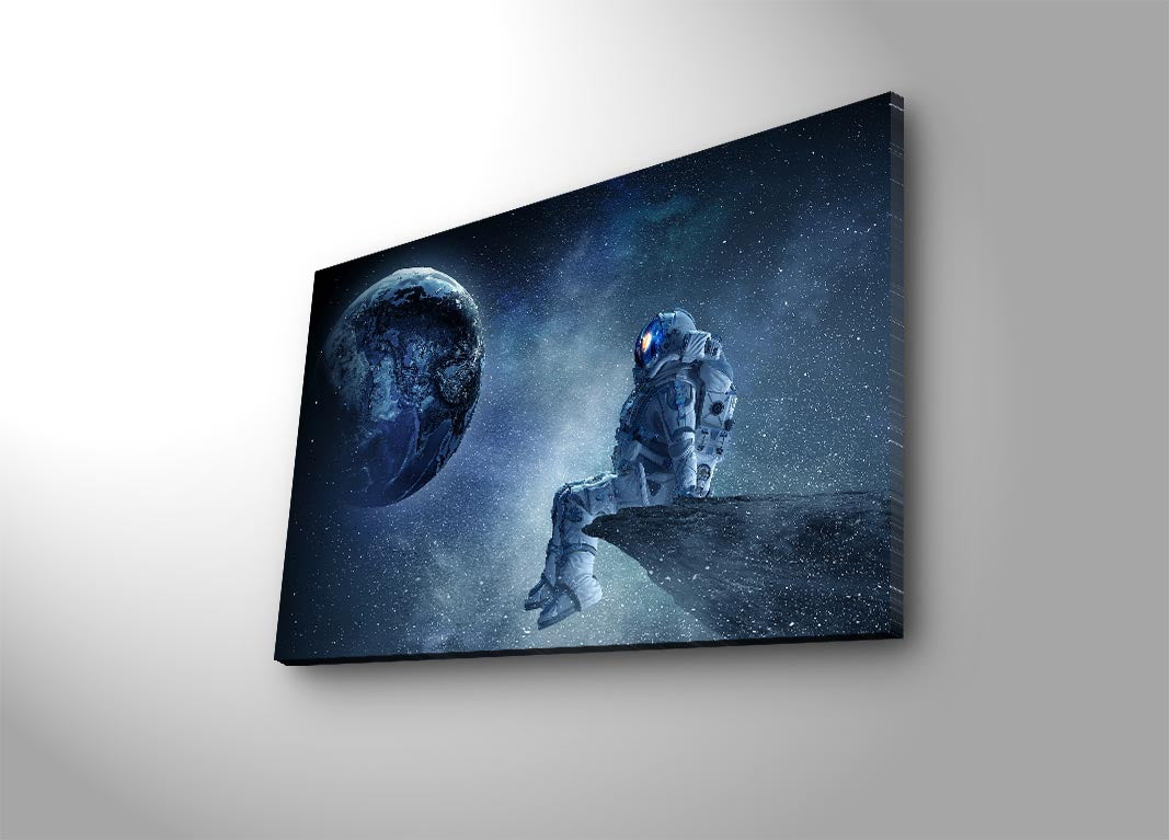 NASA Bild - Mehrfarbig in Mehrfarbig präsentiert im Onlineshop von KAQTU Design AG. Bild ist von Wallity