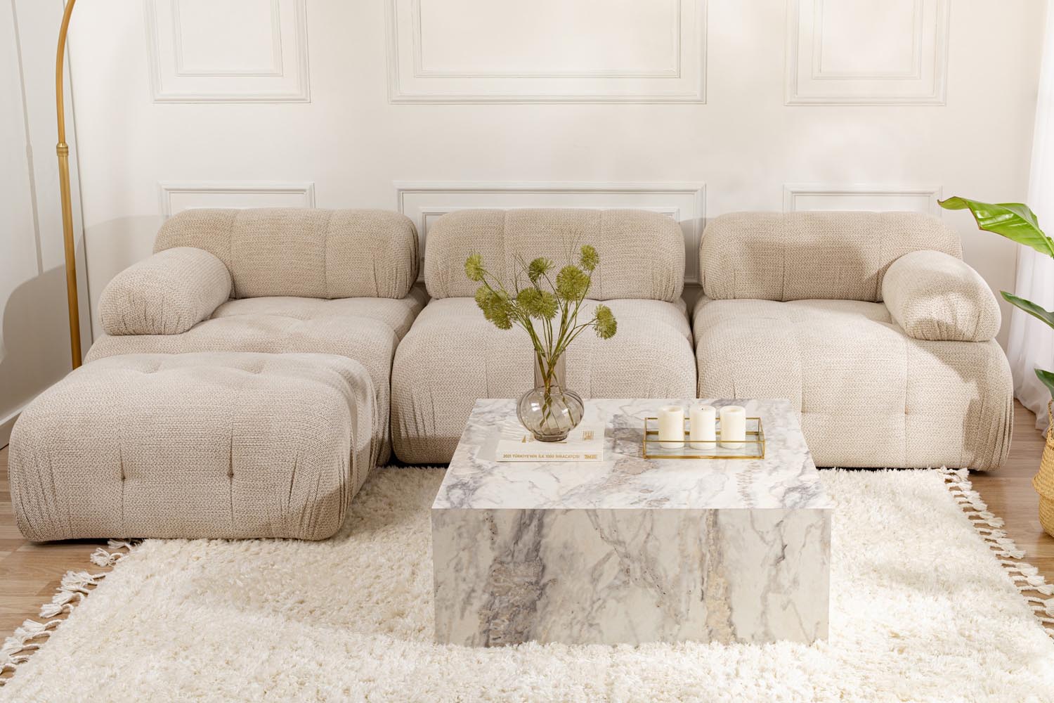 Prizma in Freesia- Marmor präsentiert im Onlineshop von KAQTU Design AG. Beistelltisch ist von Nordure