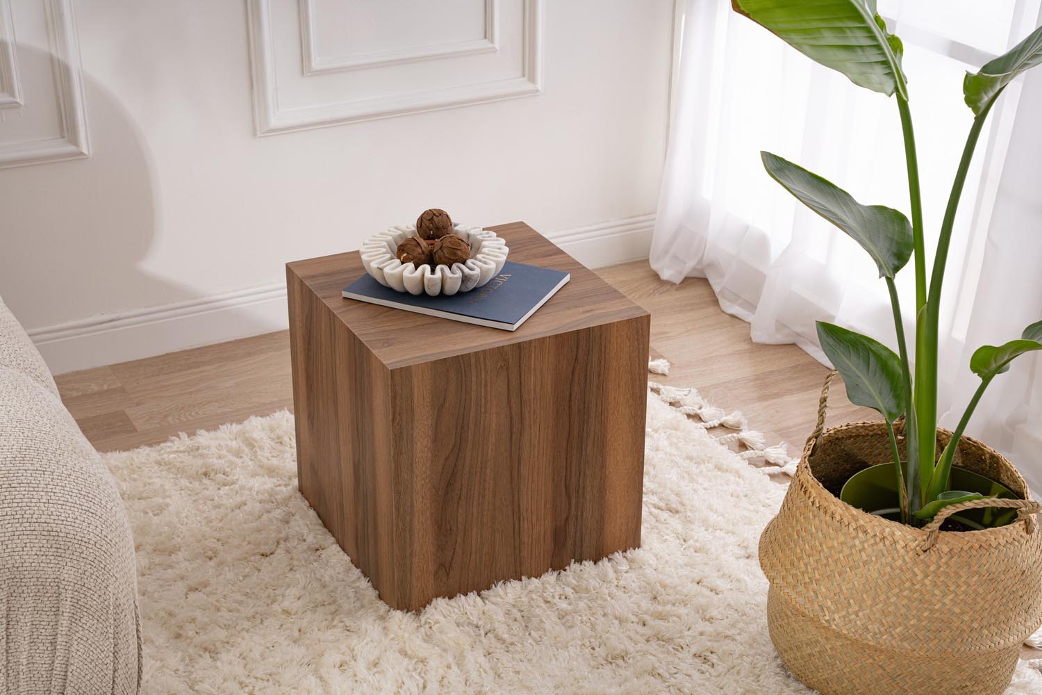 Küp - Walnut in Walnuss präsentiert im Onlineshop von KAQTU Design AG. Beistelltisch ist von Nordure