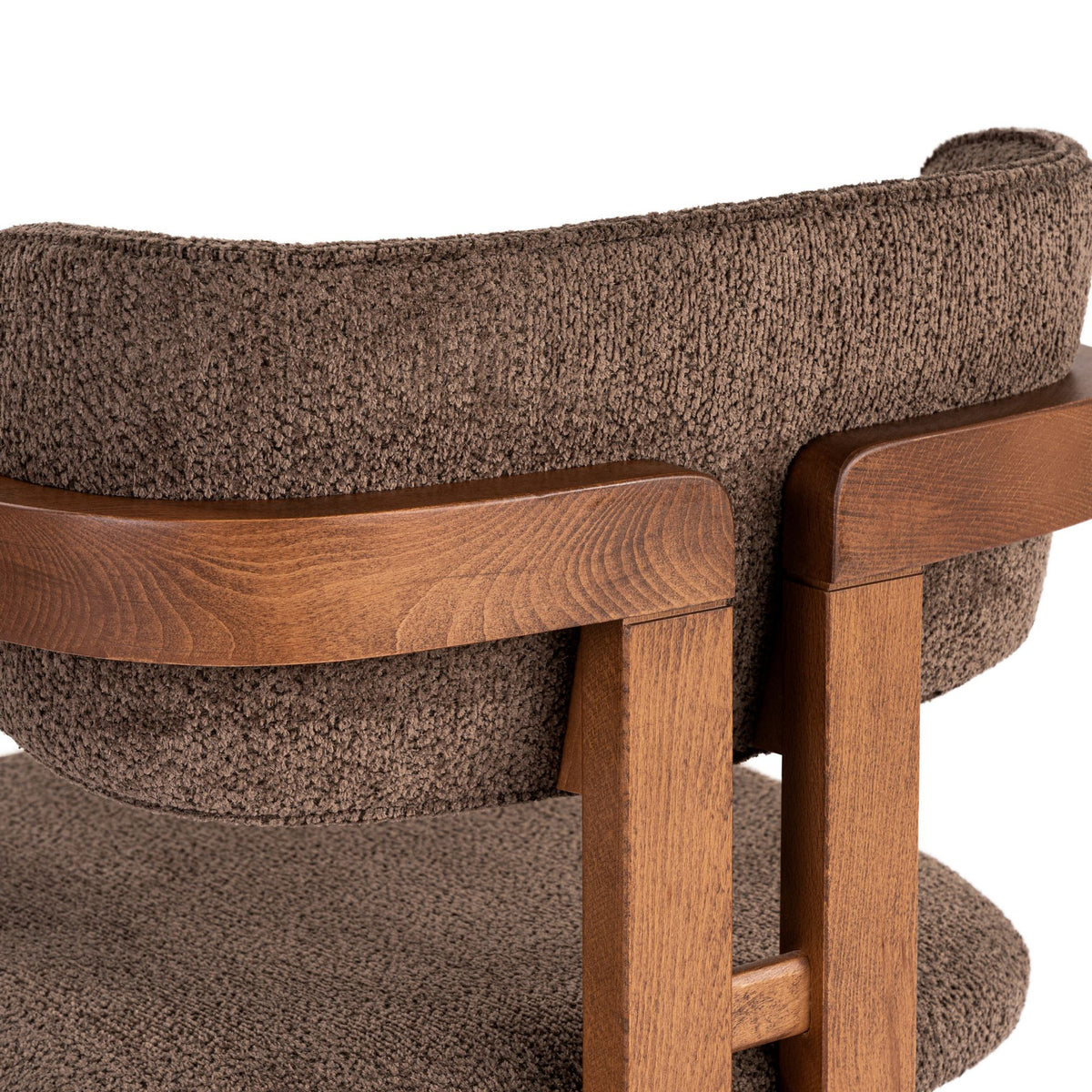 Braun-nussbaumfarbener Stuhl mit Buchenholzgestell, gepolstertem Sitz und Rücken aus Chenille-Stoff, Holzbeine, moderne Form.