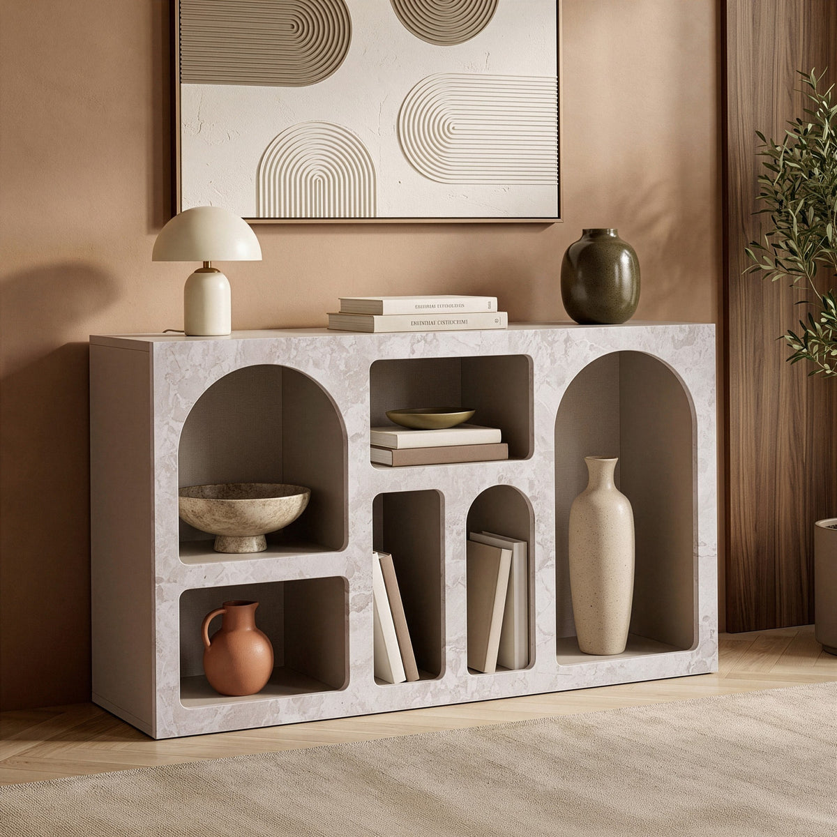 Konsolentisch Vian 120 von Nordure mit Front in Travertin-Marmor- und Sandstein-Optik, Korpus aus melaminbeschichteter Spanplatte, Türen aus MDF.