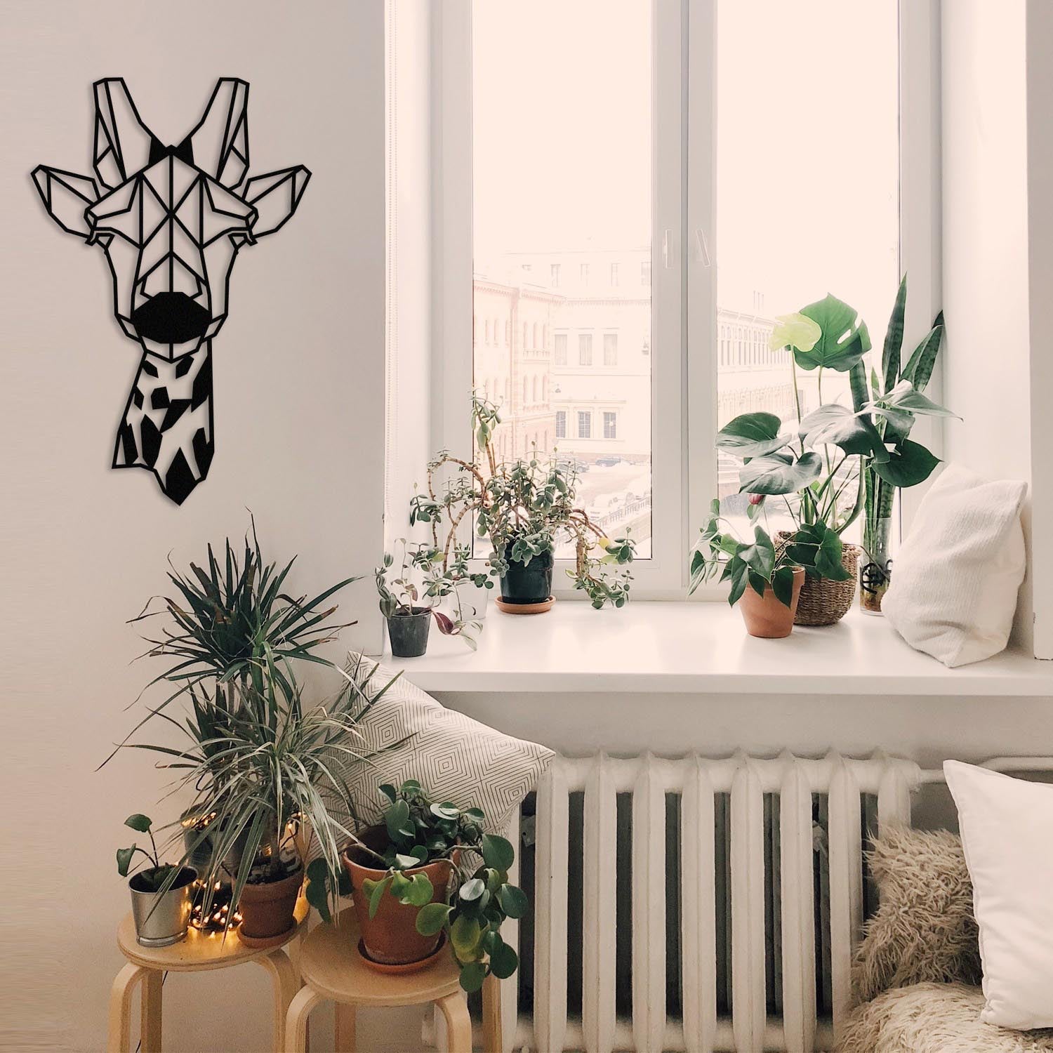 Gıraffe Metal Decor in Schwarz präsentiert im Onlineshop von KAQTU Design AG. Wanddeko ist von Wallity