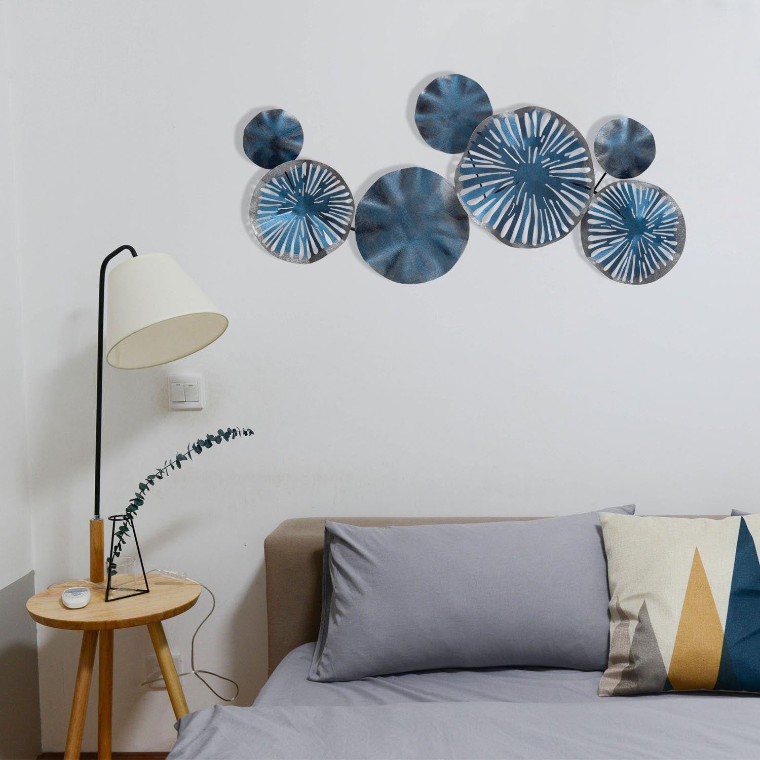Astrid - CH102-5 in Mehrfarbig präsentiert im Onlineshop von KAQTU Design AG. Wanddeko ist von Wallity