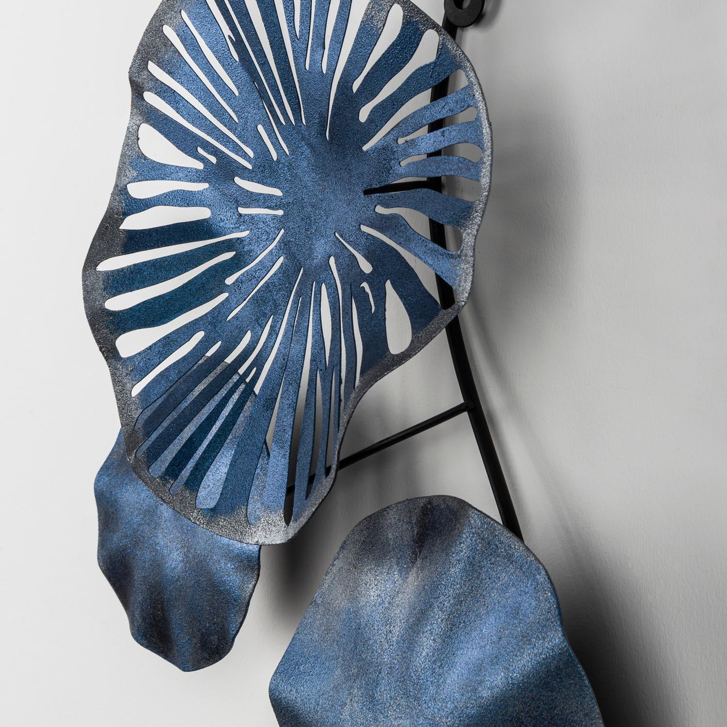 Astrid - CH102-5 in Mehrfarbig präsentiert im Onlineshop von KAQTU Design AG. Wanddeko ist von Wallity