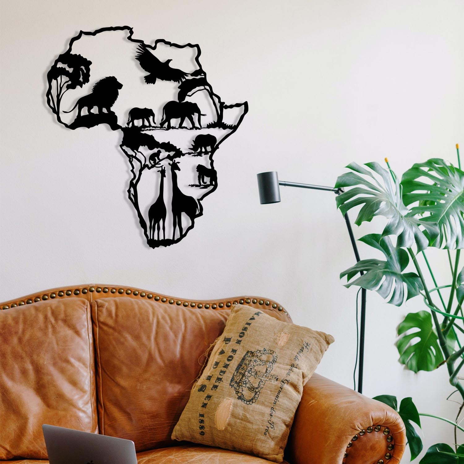 African 2 in Schwarz präsentiert im Onlineshop von KAQTU Design AG. Wanddeko ist von Wallity