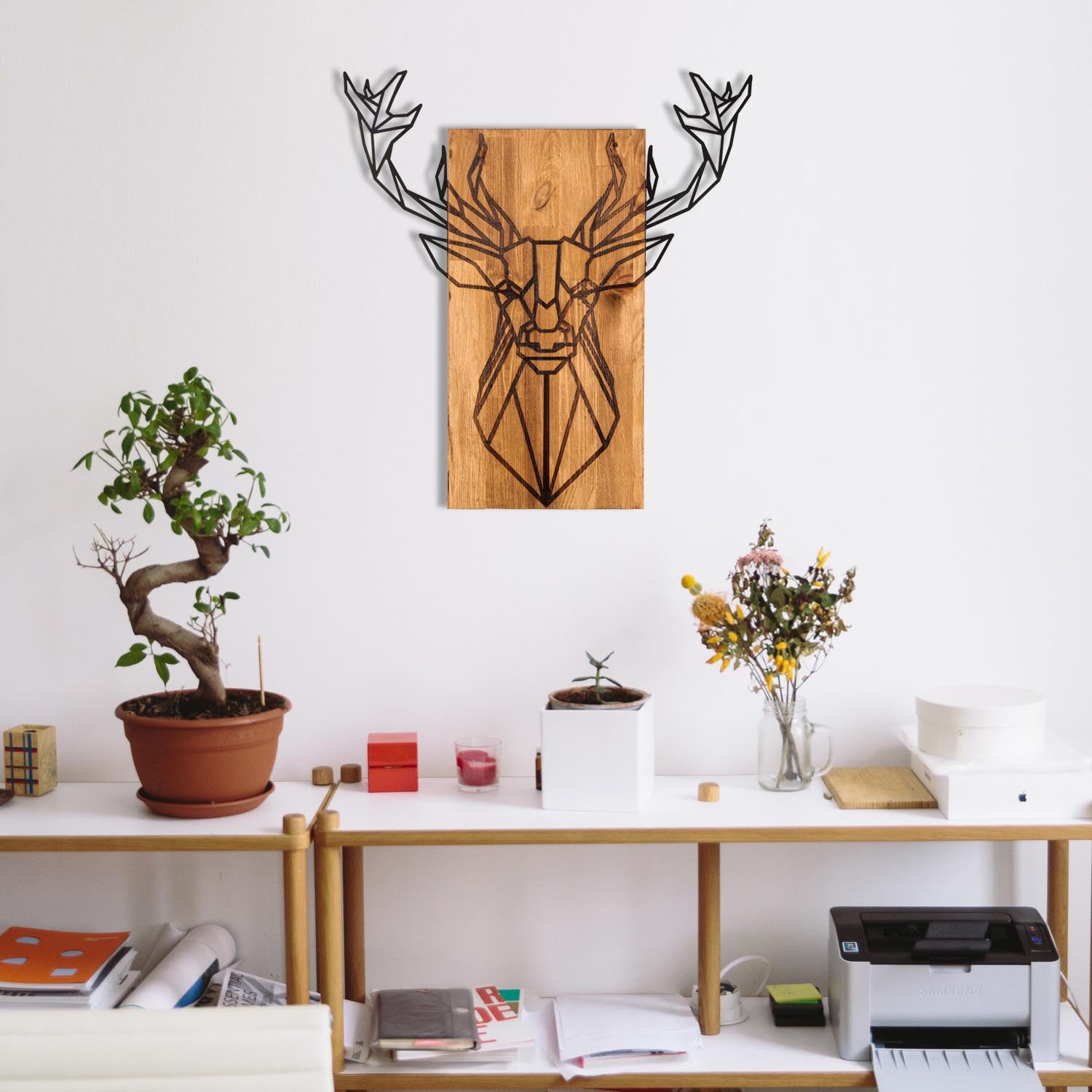 Deer in Schwarznuss präsentiert im Onlineshop von KAQTU Design AG. Wanddeko ist von Wallity