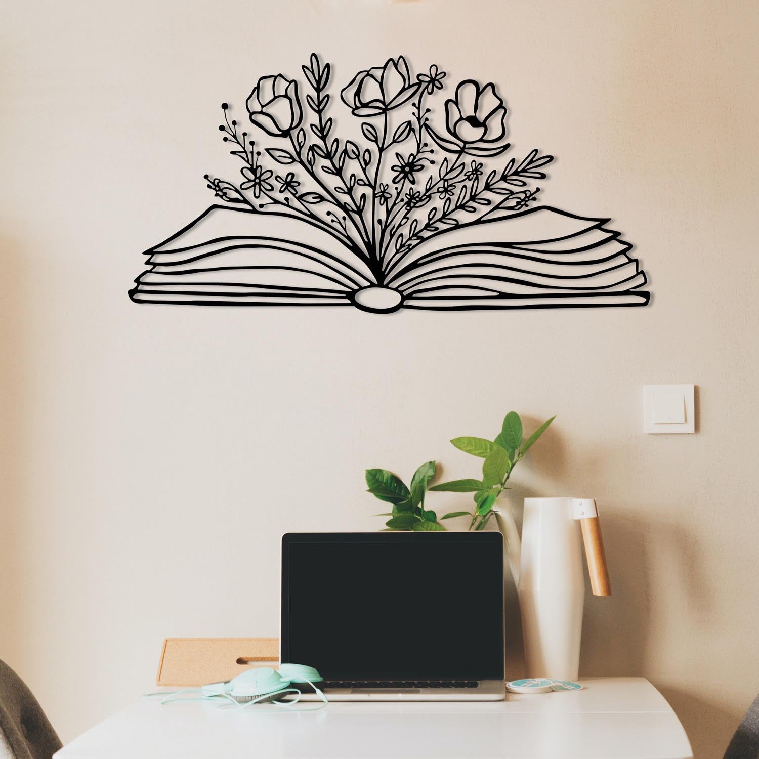 Culture Flower in Schwarz präsentiert im Onlineshop von KAQTU Design AG. Wanddeko ist von Wallity