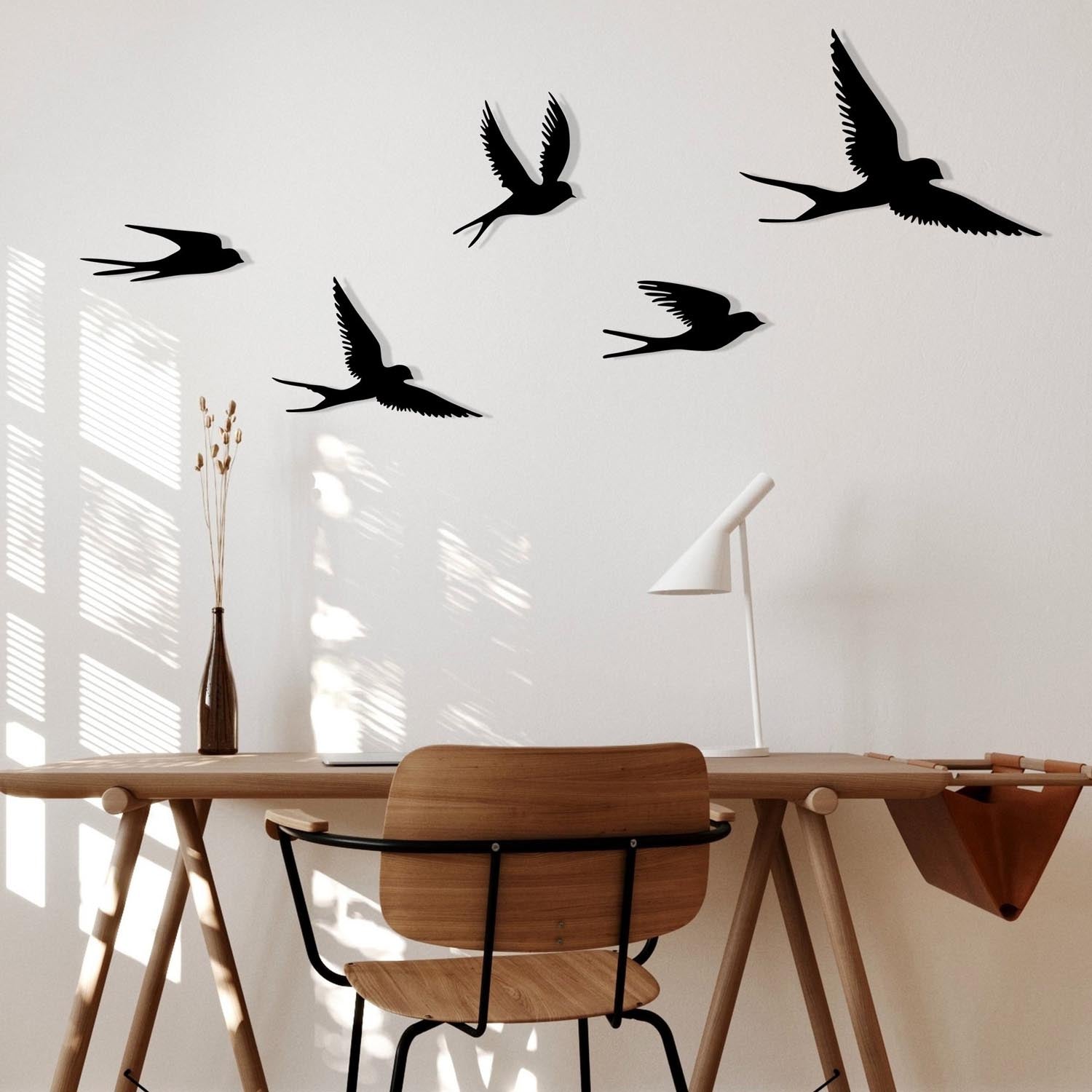 Crow in Schwarz präsentiert im Onlineshop von KAQTU Design AG. Wanddeko ist von Wallity