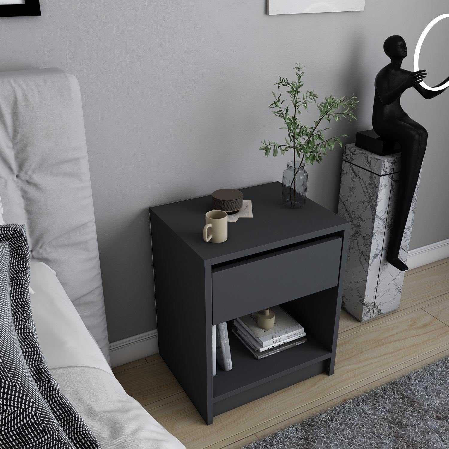 Sheridan - Anthracite in Anthrazit präsentiert im Onlineshop von KAQTU Design AG. Nachttisch ist von Hanah Home