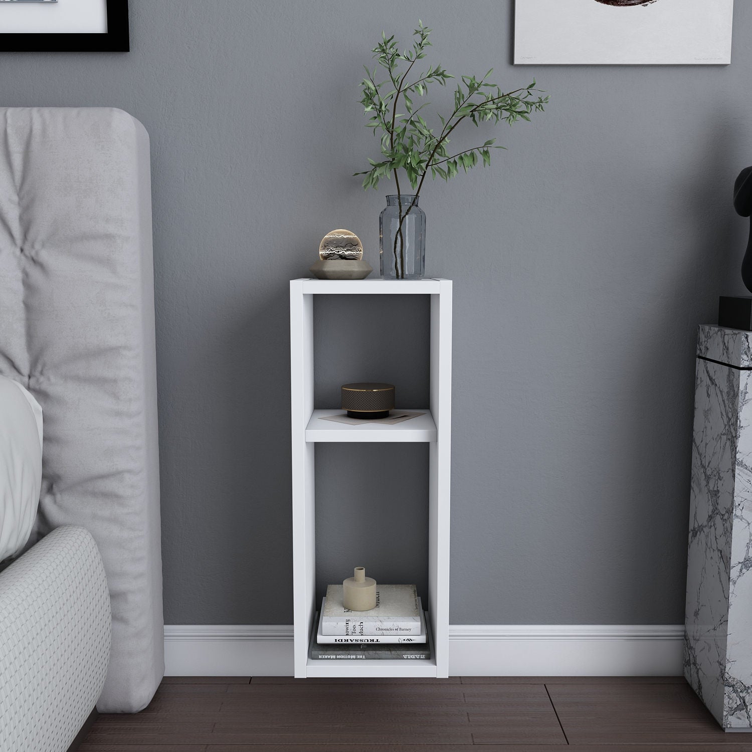 Sault - White in Weiss präsentiert im Onlineshop von KAQTU Design AG. Nachttisch ist von Hanah Home