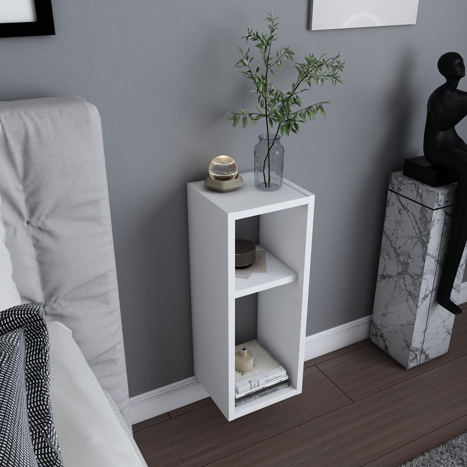 Sault - White in Weiss präsentiert im Onlineshop von KAQTU Design AG. Nachttisch ist von Hanah Home