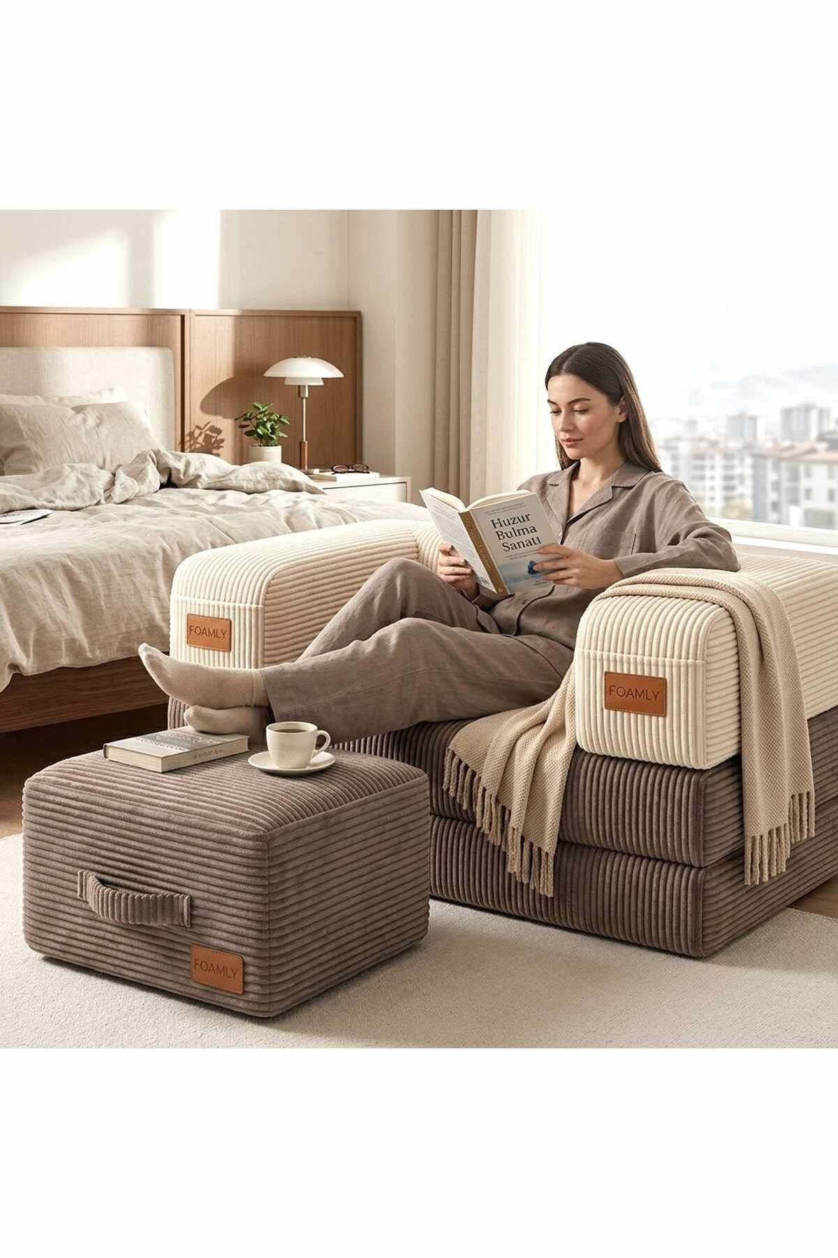 1-Sitzer Sofa mit passendem Pouf in Mink/Creme, Bezug aus Polyester und Leinen, mit zwei Kissen auf abgerundetem Gestell.