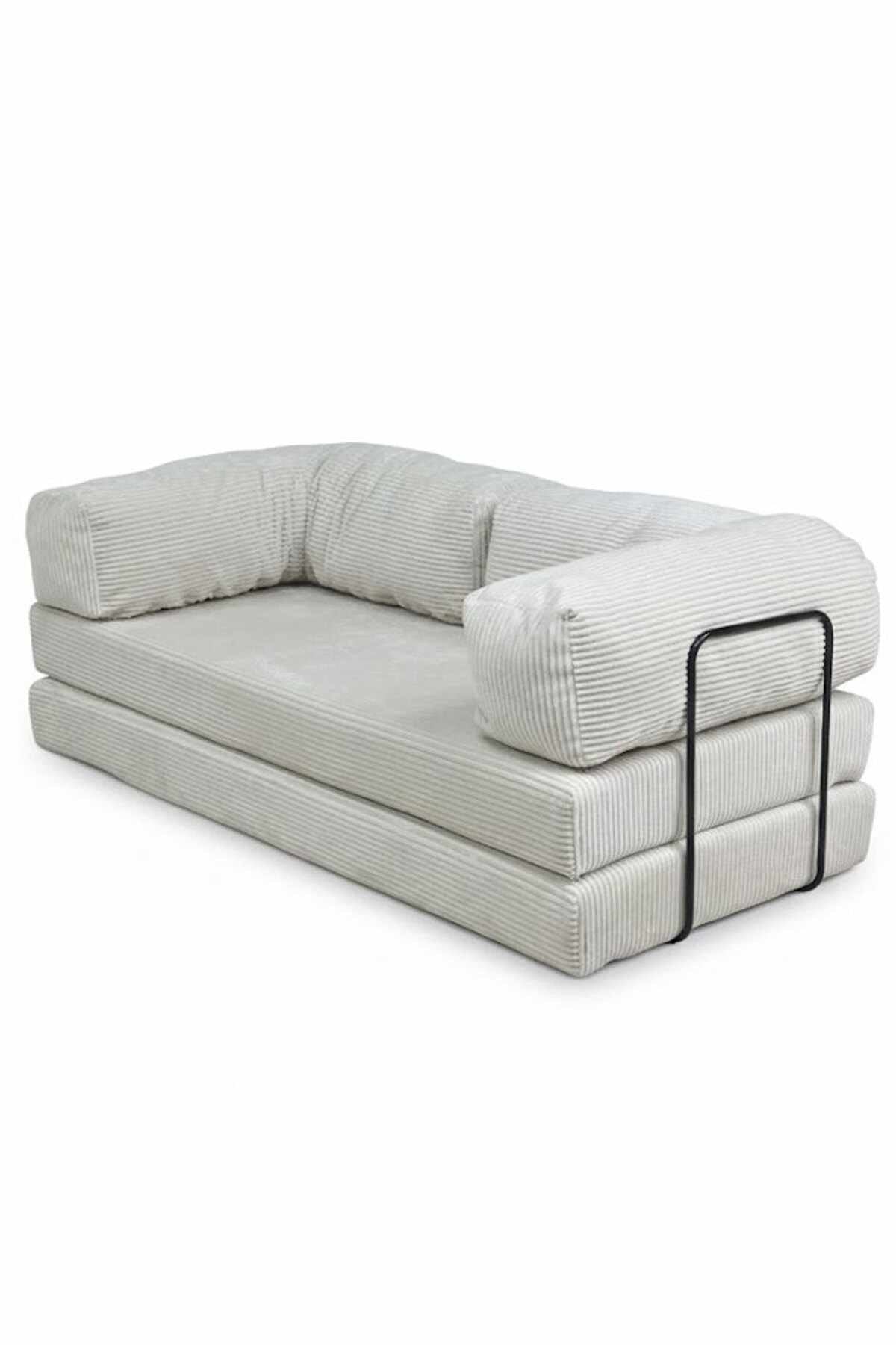 Cremefarbenes 3-Sitzer Sofa Inci von Hanah Home aus Polyester/Leinen-Stoff mit zwei Kissen und sichtbaren Eisen-Stützstreben, Frontalansicht auf hellem Hintergrund.