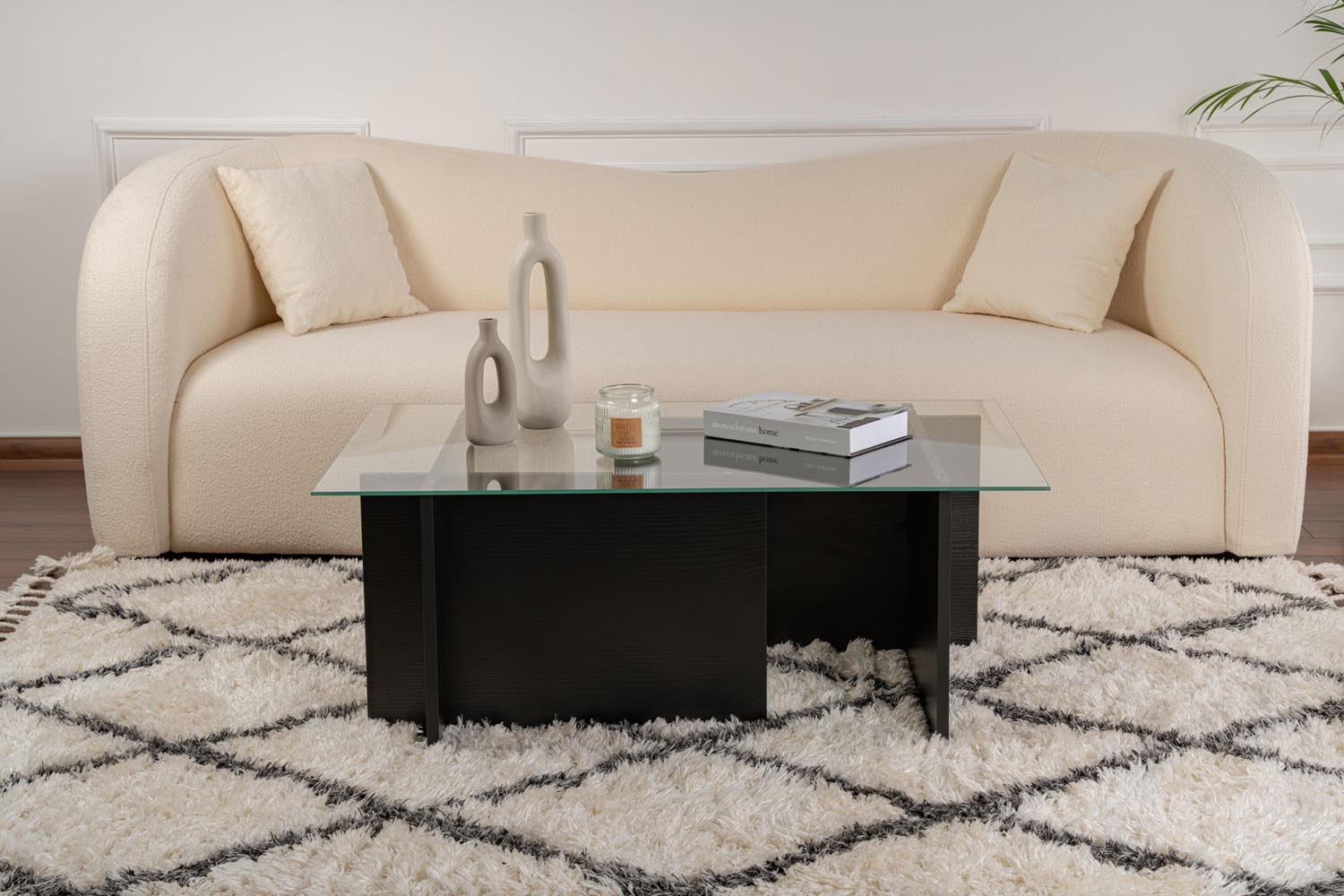 Vetrino - Wood Black in Holz Schwarz präsentiert im Onlineshop von KAQTU Design AG. Beistelltisch ist von Nordure