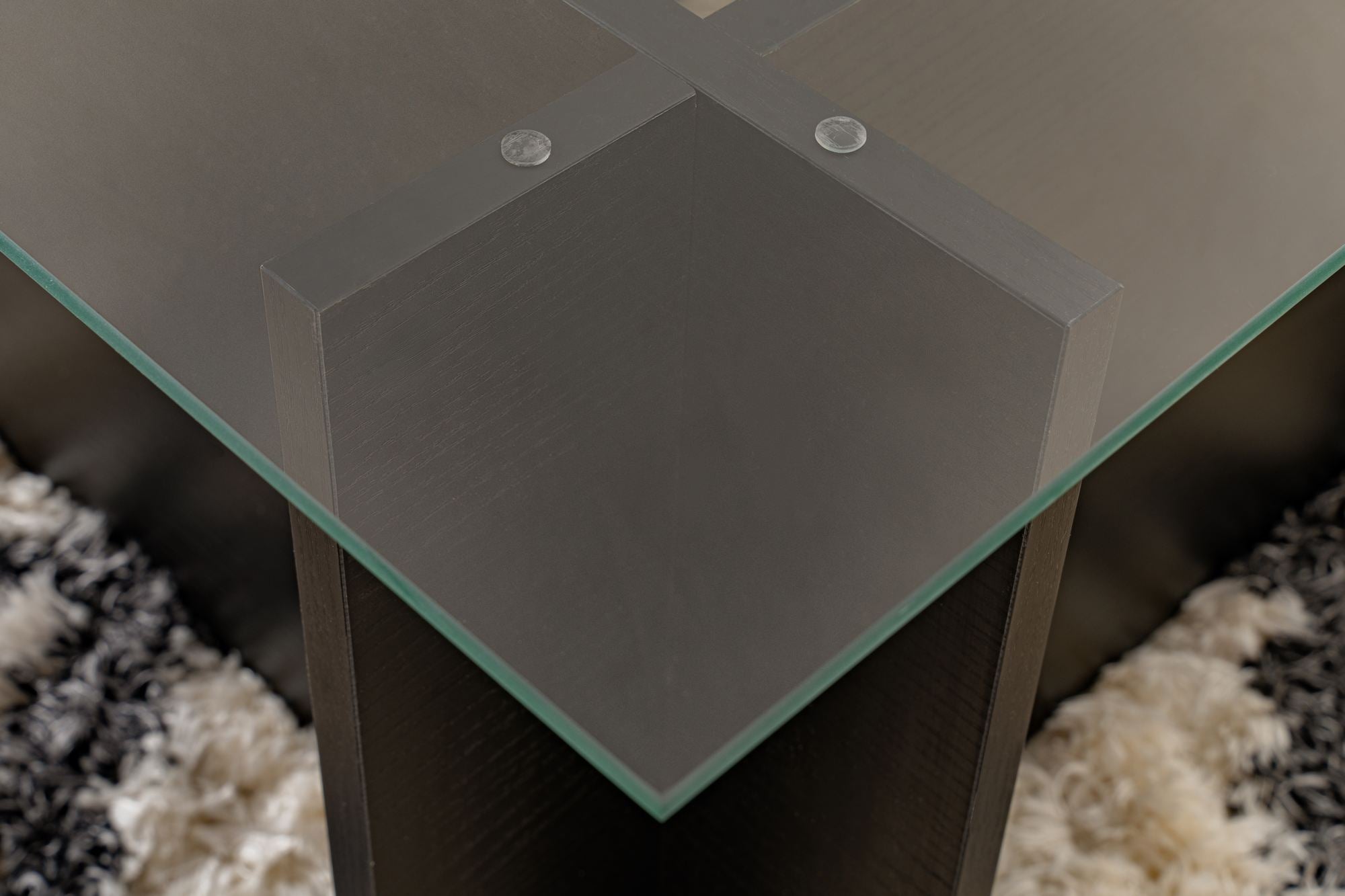 Vetrino - Wood Black in Holz Schwarz präsentiert im Onlineshop von KAQTU Design AG. Beistelltisch ist von Nordure