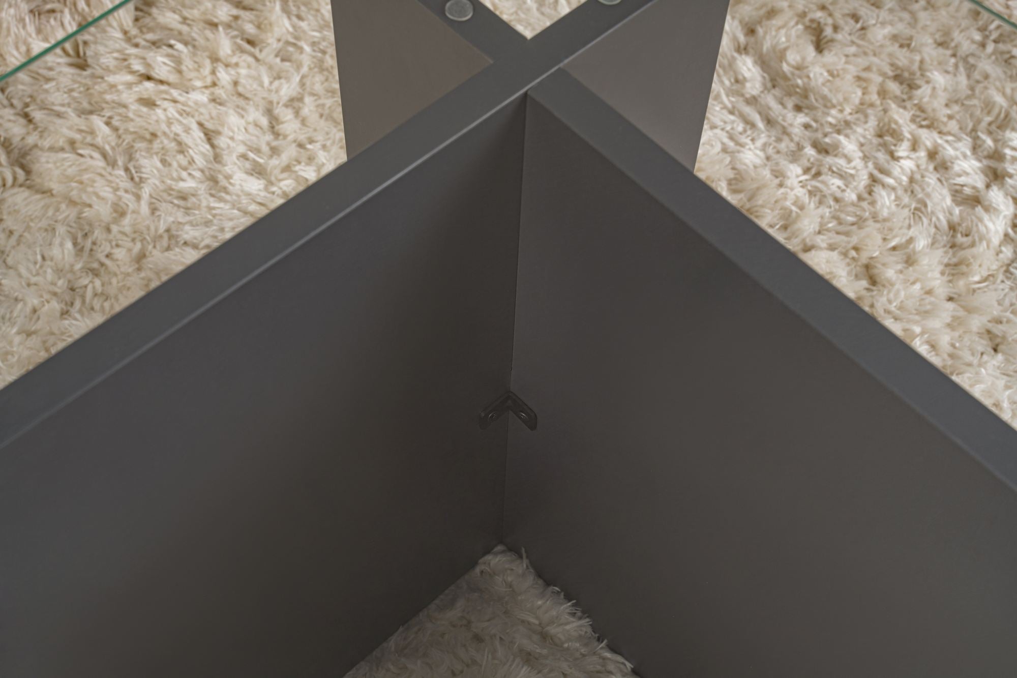 Vetrino - Anthracite in Anthrazit präsentiert im Onlineshop von KAQTU Design AG. Beistelltisch ist von Nordure