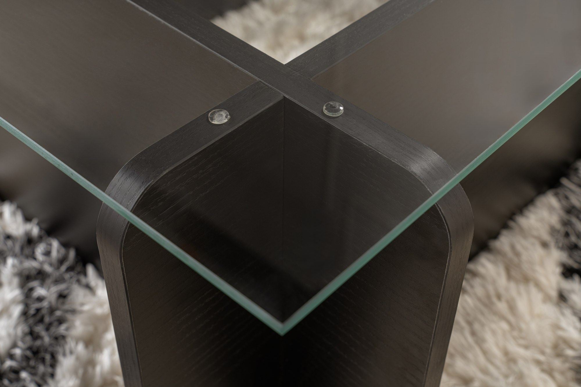 Flavio - Wooden Black in Holz Schwarz präsentiert im Onlineshop von KAQTU Design AG. Beistelltisch ist von Nordure