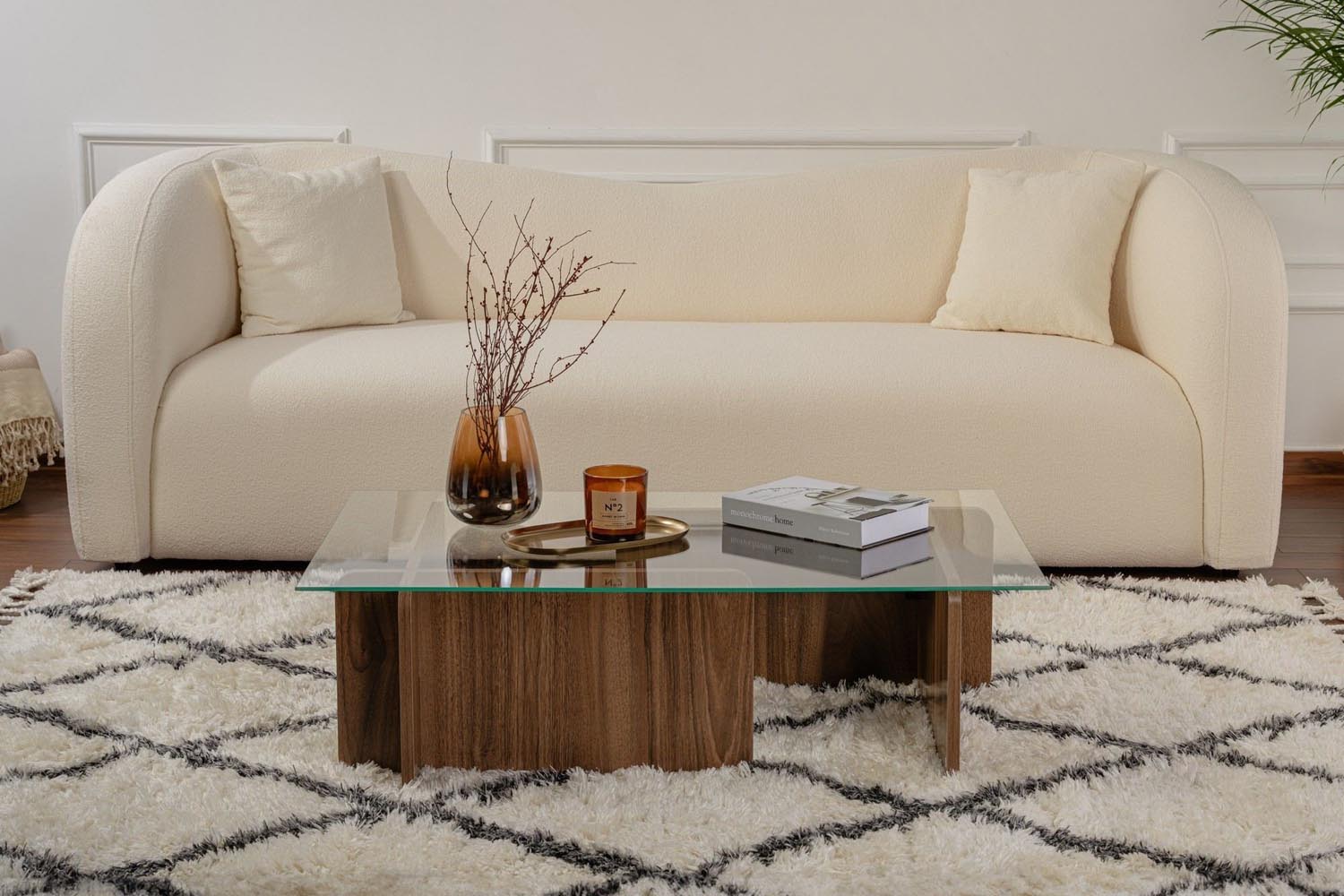 Flavio - Walnut in Walnuss präsentiert im Onlineshop von KAQTU Design AG. Beistelltisch ist von Nordure