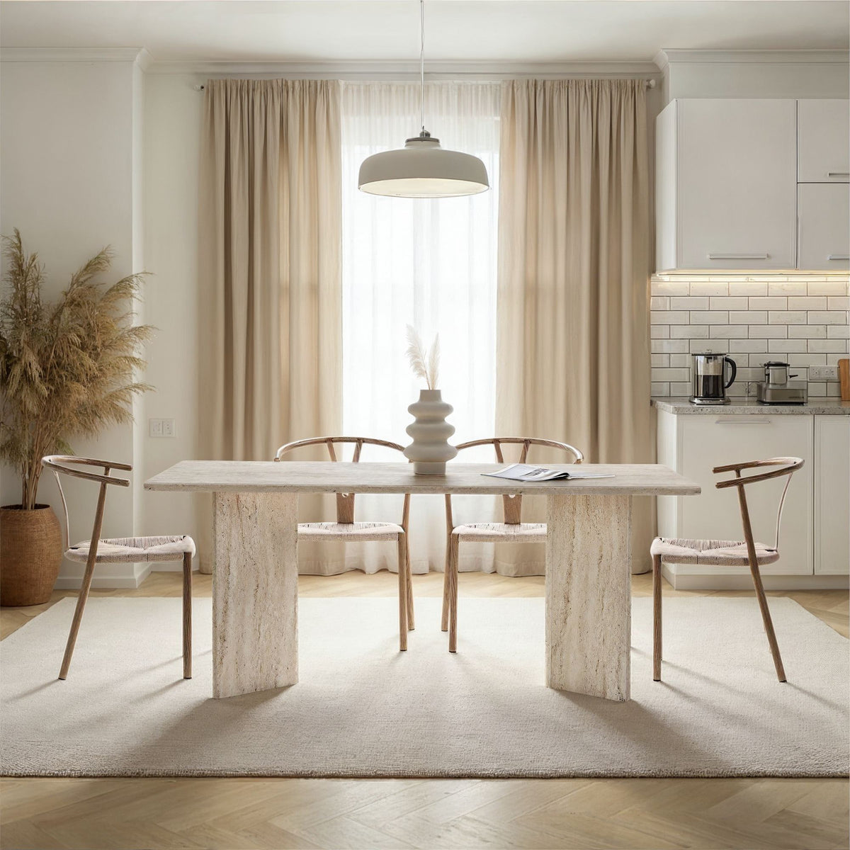 Rechteckiger Esstisch Linza in Travertin-Optik mit Marmor-Muster, Tischplatte aus melaminbeschichteter Spanplatte, Masse 180x90x75 cm.