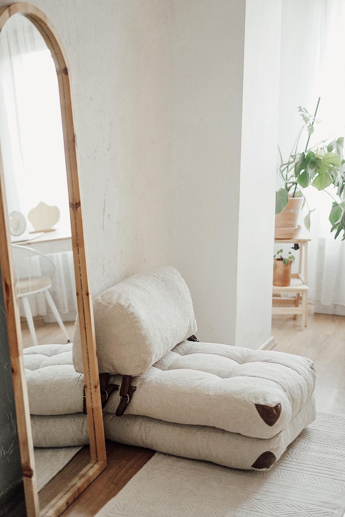 Fold Teddy - Cream in Sahne präsentiert im Onlineshop von KAQTU Design AG. Bettsofa ist von Atelier Del Sofa