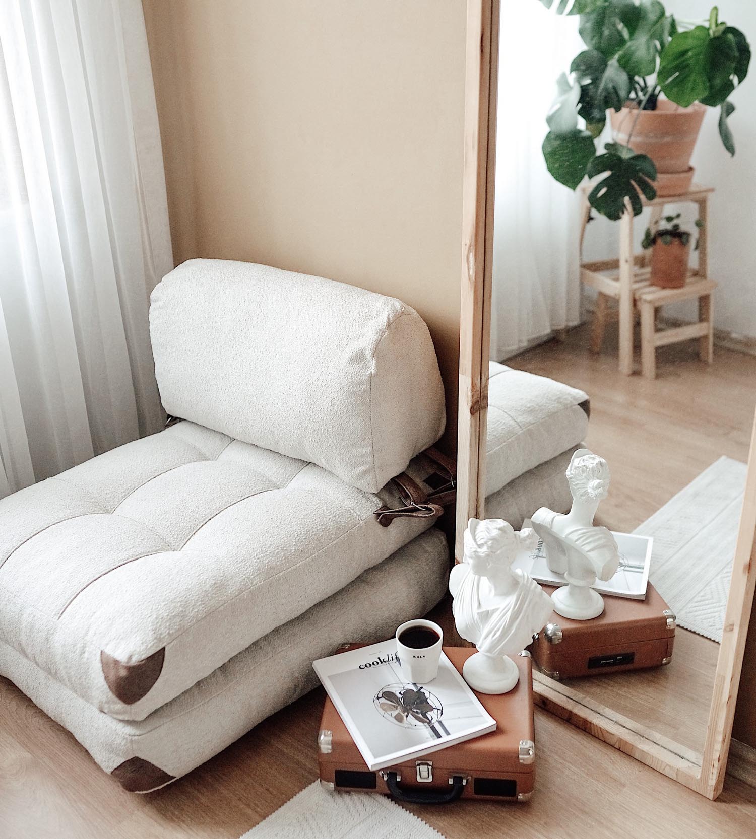 Fold Teddy - Cream in Sahne präsentiert im Onlineshop von KAQTU Design AG. Bettsofa ist von Atelier Del Sofa