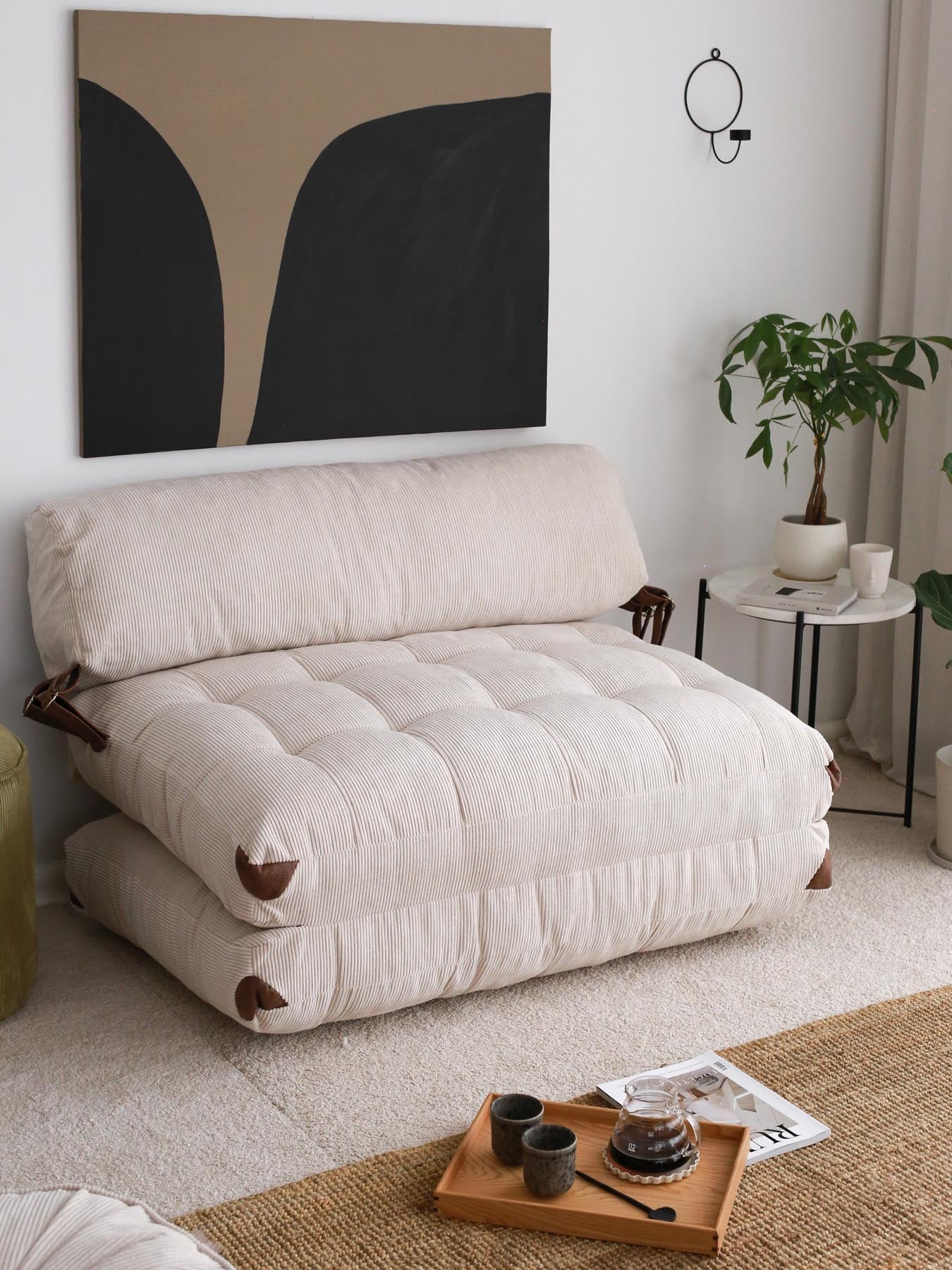 Fold Kadife 2 - White in Weiss präsentiert im Onlineshop von KAQTU Design AG. Bettsofa ist von Atelier Del Sofa