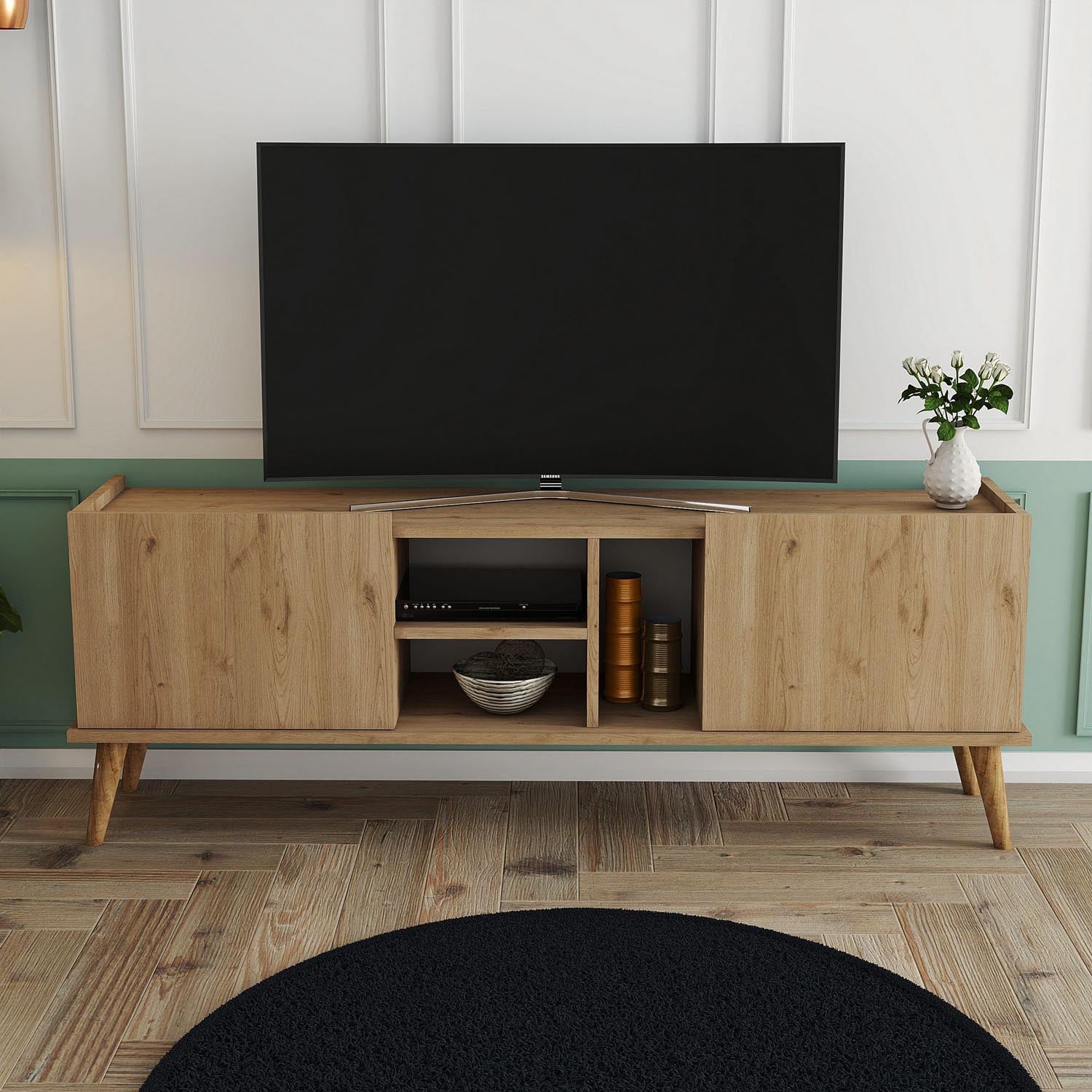 Carmen - 1532 in Eiche präsentiert im Onlineshop von KAQTU Design AG. Sideboard ist von Hanah Home