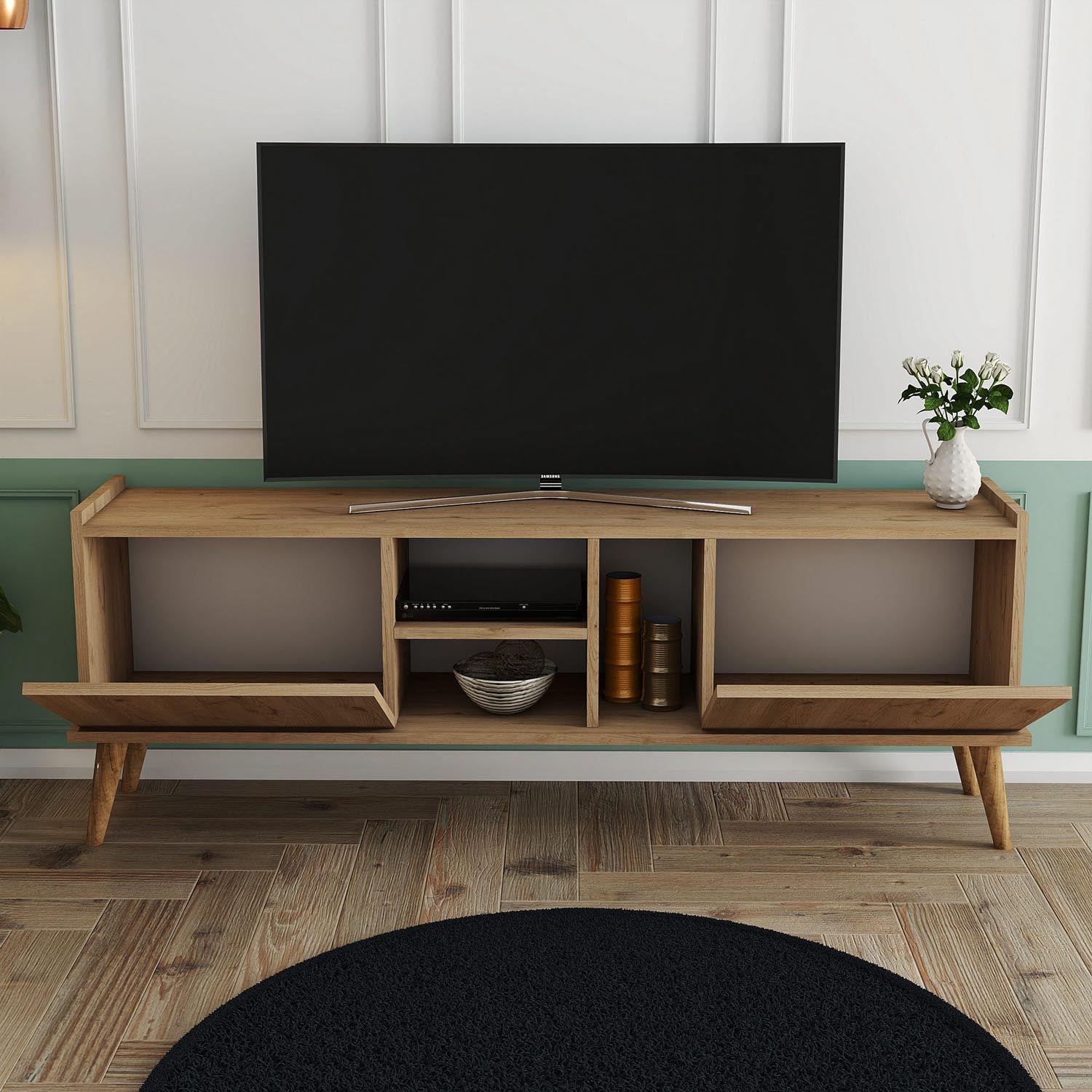 Carmen - 1532 in Eiche präsentiert im Onlineshop von KAQTU Design AG. Sideboard ist von Hanah Home