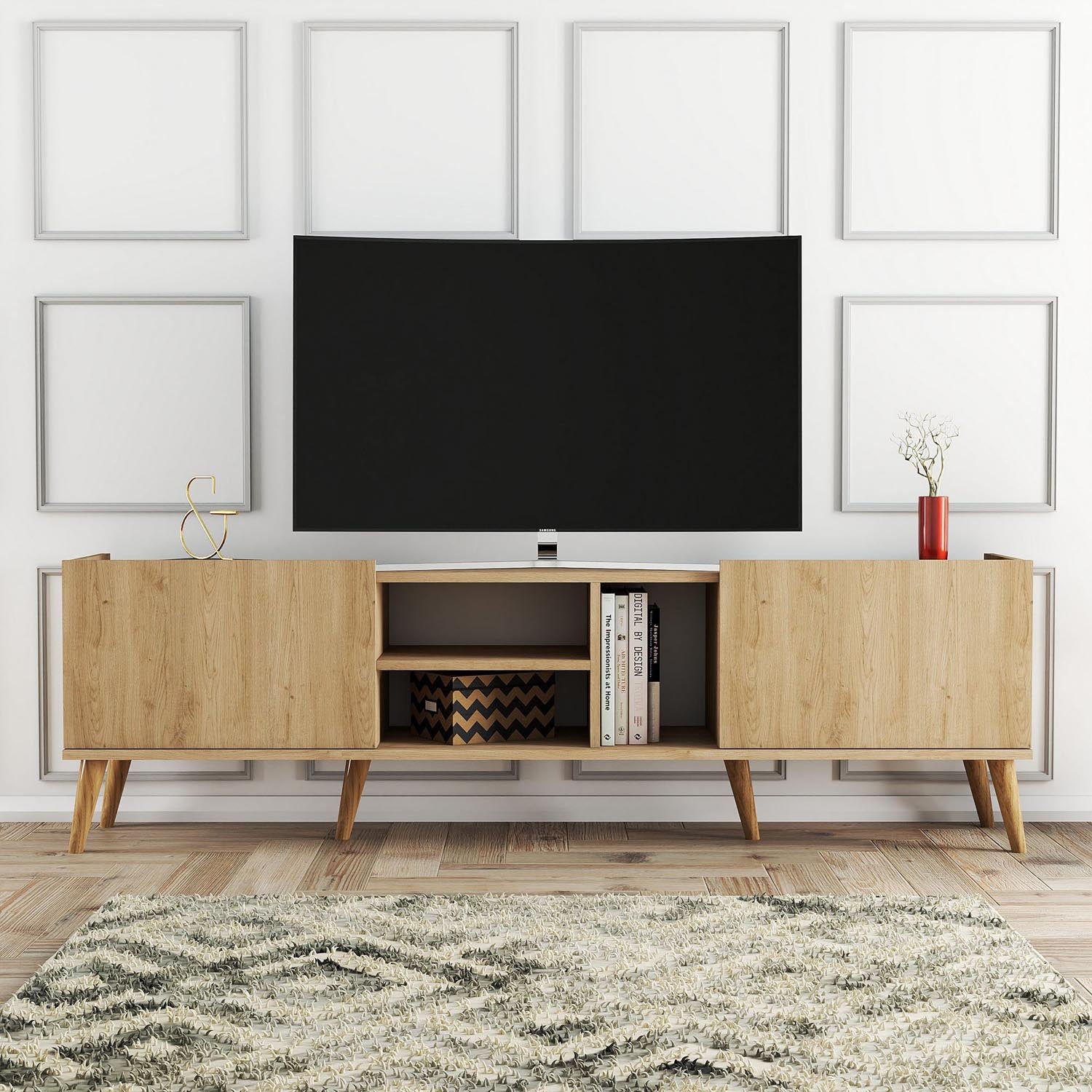 Lotus - 1350 in Eiche präsentiert im Onlineshop von KAQTU Design AG. Sideboard ist von Hanah Home