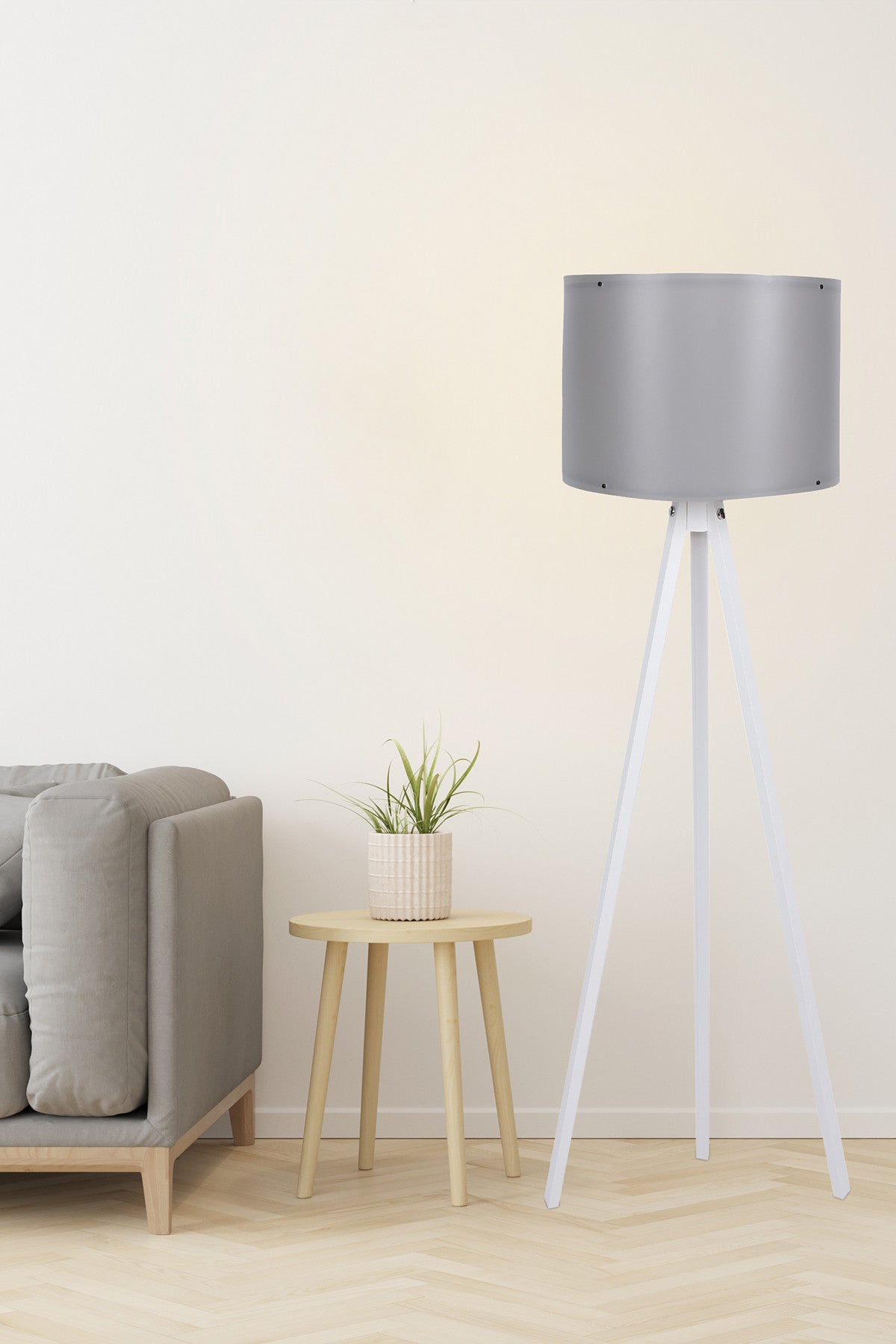 106 in Grau
 Weiss präsentiert im Onlineshop von KAQTU Design AG. Stehleuchte ist von Opviq