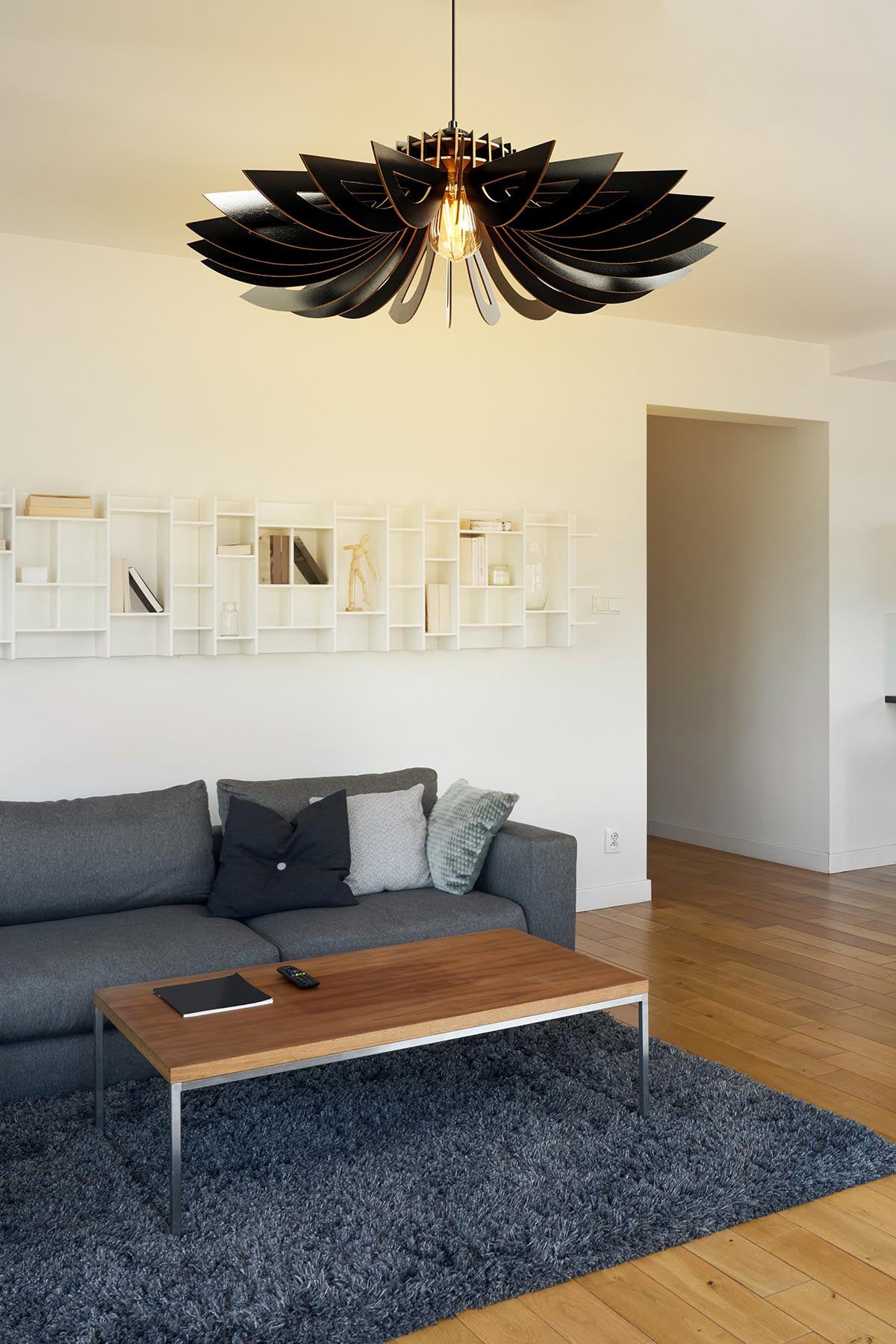 158 in Schwarz präsentiert im Onlineshop von KAQTU Design AG. Pendelleuchte ist von Opviq