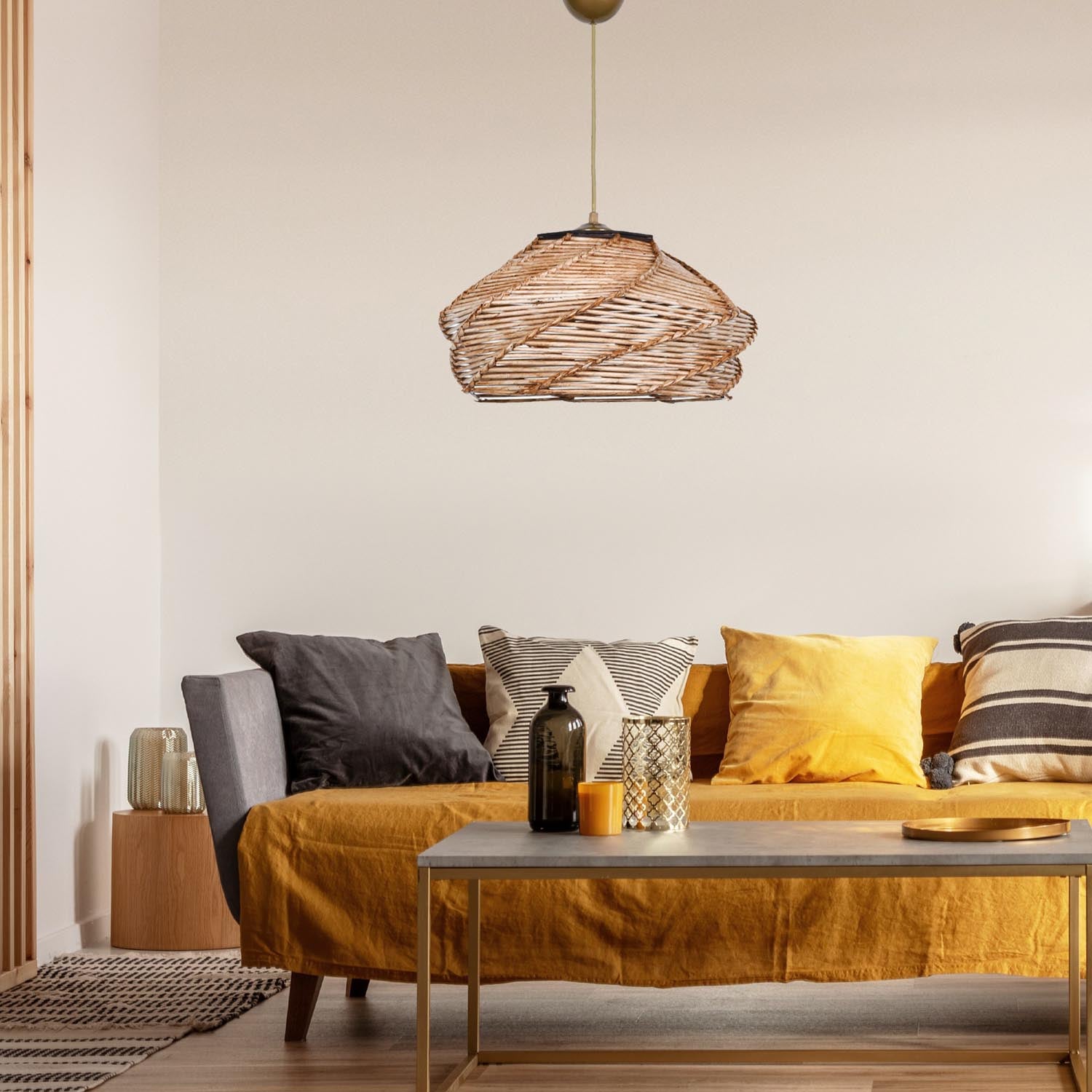 Ovale in Kamel präsentiert im Onlineshop von KAQTU Design AG. Pendelleuchte ist von Opviq