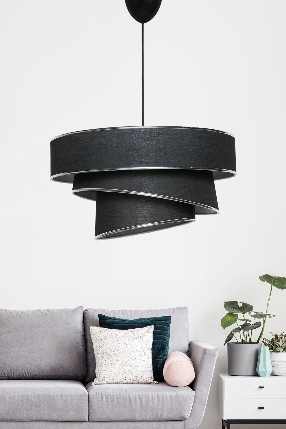 Couper - Black, Silver in Schwarz Silber präsentiert im Onlineshop von KAQTU Design AG. Pendelleuchte ist von Opviq