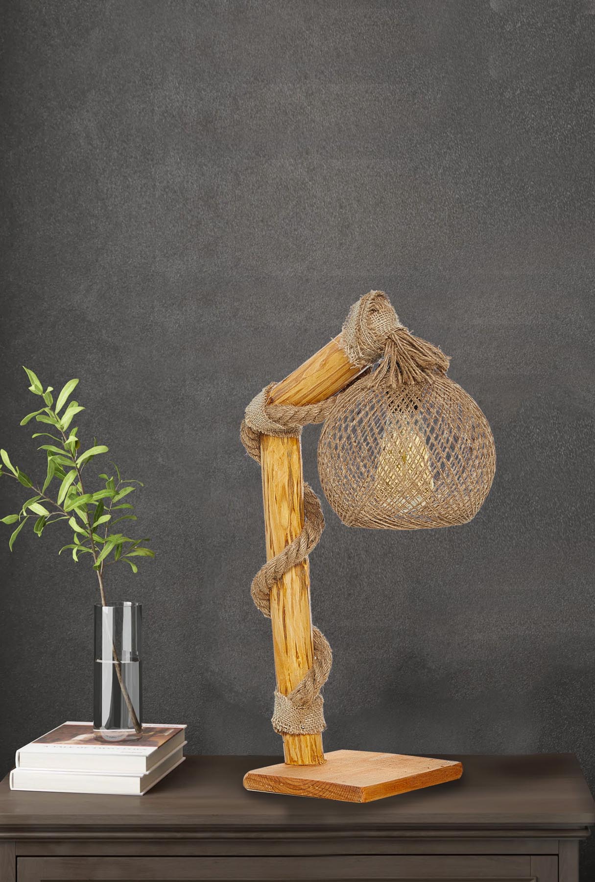 Canata in Natürlich präsentiert im Onlineshop von KAQTU Design AG. Stehleuchte ist von Opviq