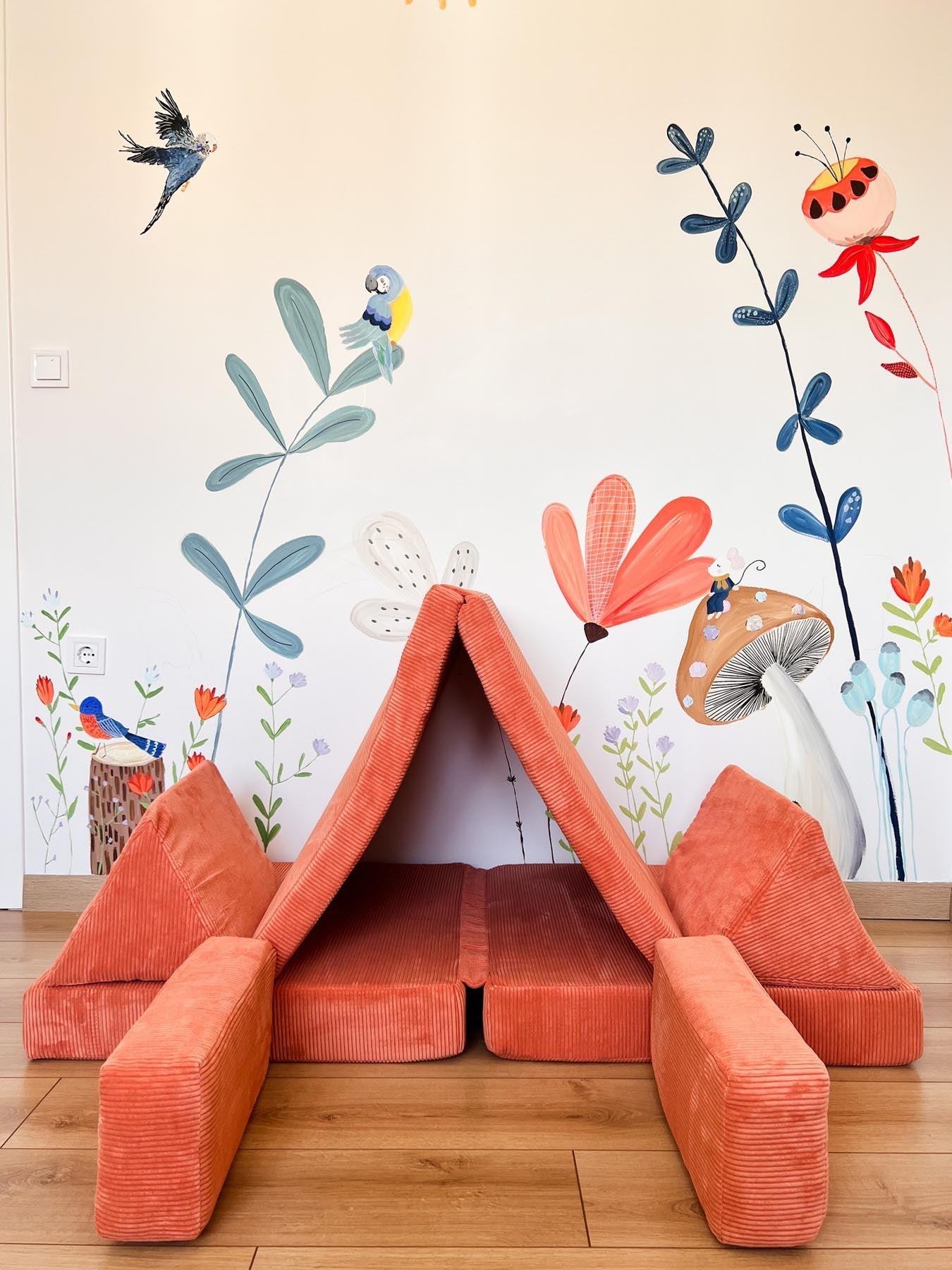 Puzzle - Orange in Orange präsentiert im Onlineshop von KAQTU Design AG. Bettsofa ist von Atelier Del Sofa