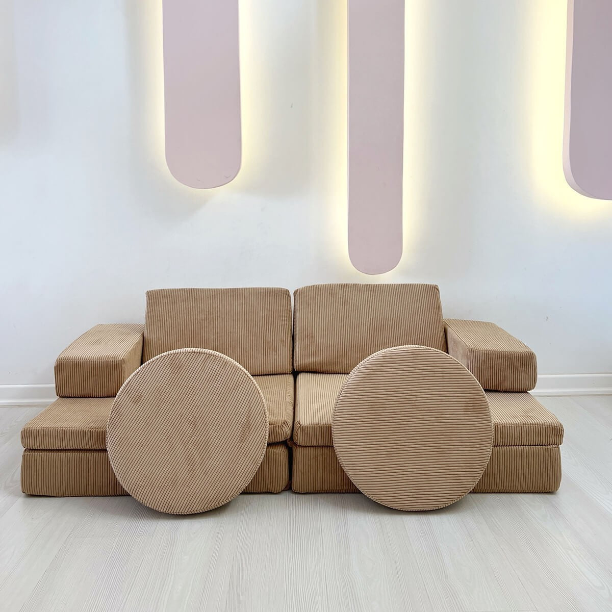 Puzzle - Camel in Kamel präsentiert im Onlineshop von KAQTU Design AG. Bettsofa ist von Atelier Del Sofa