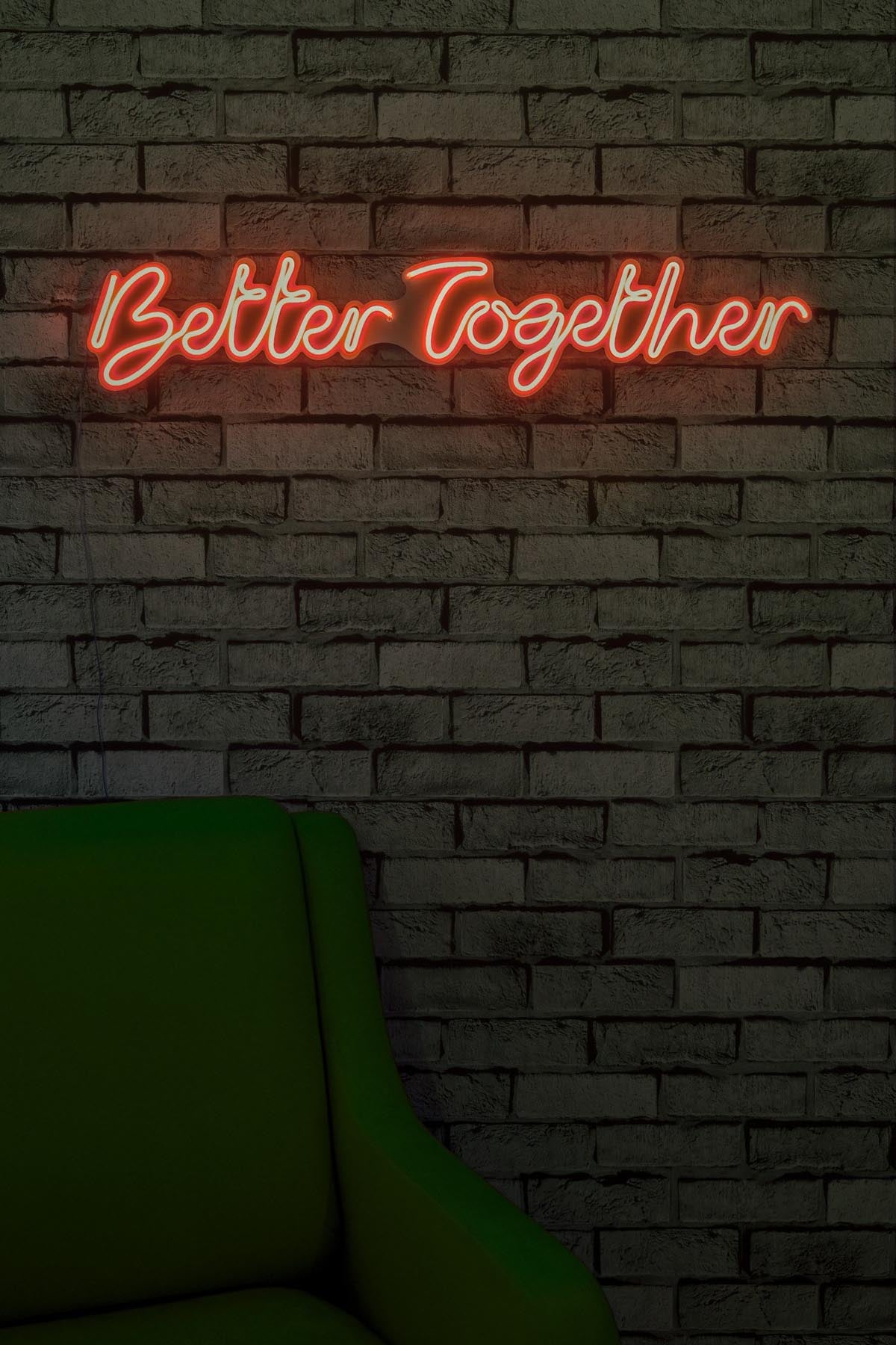 Better Together - Red in Rot präsentiert im Onlineshop von KAQTU Design AG. Wandleuchte ist von Wallity