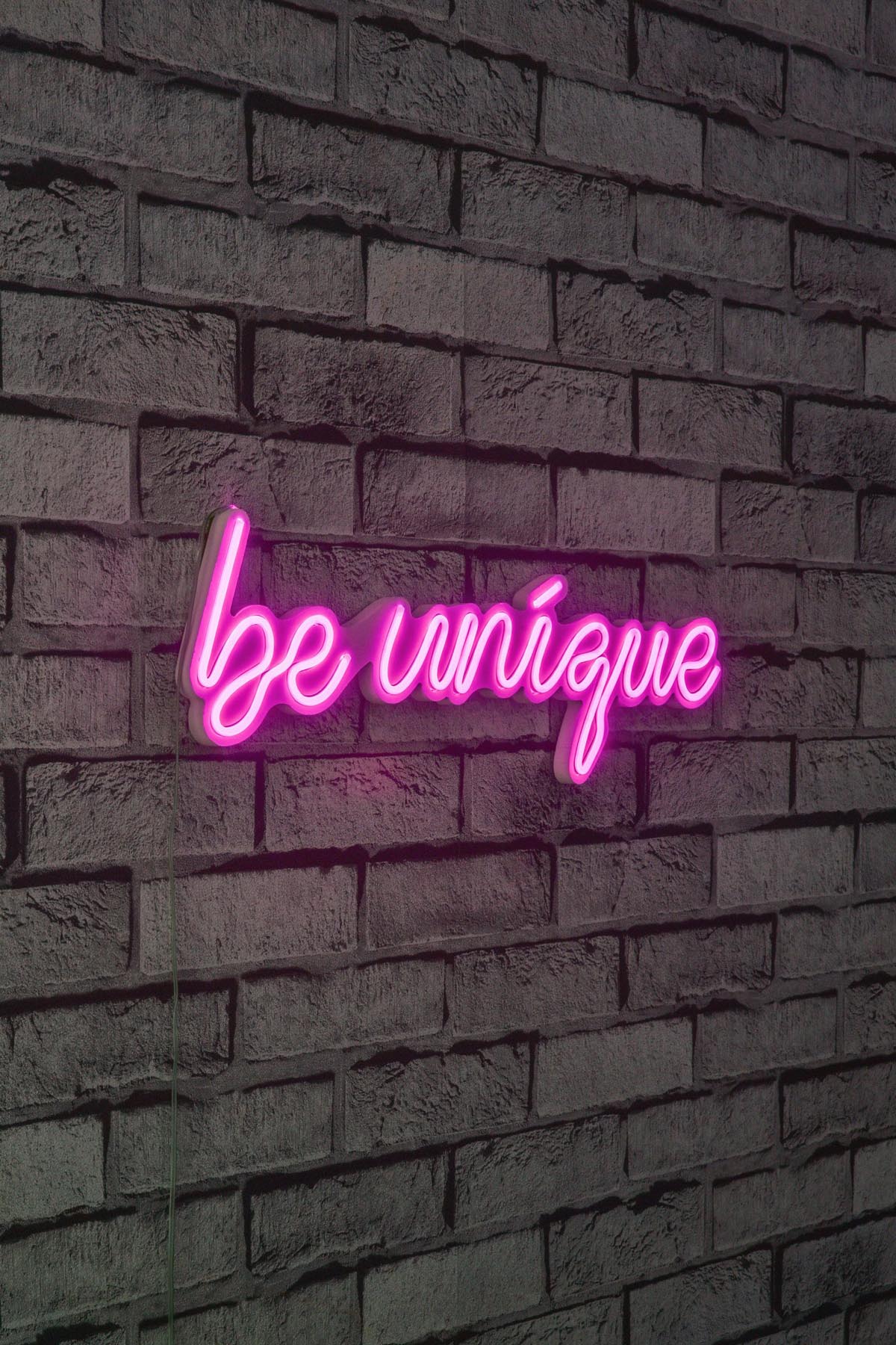 Be Unique - Pink in Rosa präsentiert im Onlineshop von KAQTU Design AG. Wandleuchte ist von Wallity