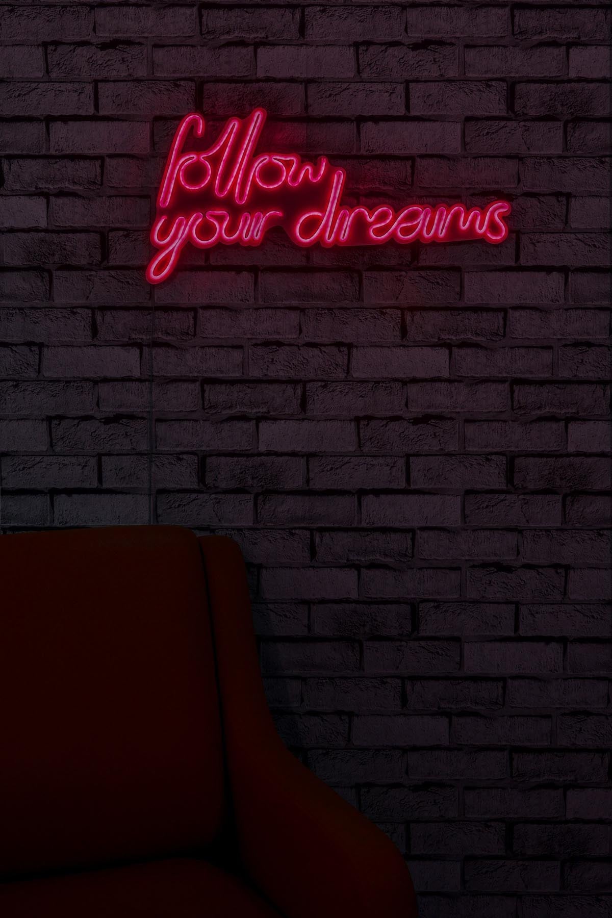 Follow Your Dreams - Red in Rot präsentiert im Onlineshop von KAQTU Design AG. Wandleuchte ist von Wallity