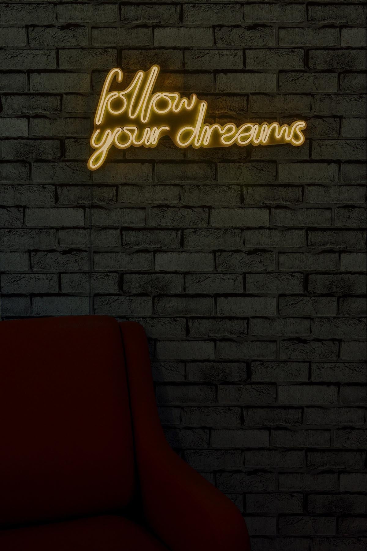 Follow Your Dreams - Yellow in Gelb präsentiert im Onlineshop von KAQTU Design AG. Wandleuchte ist von Wallity